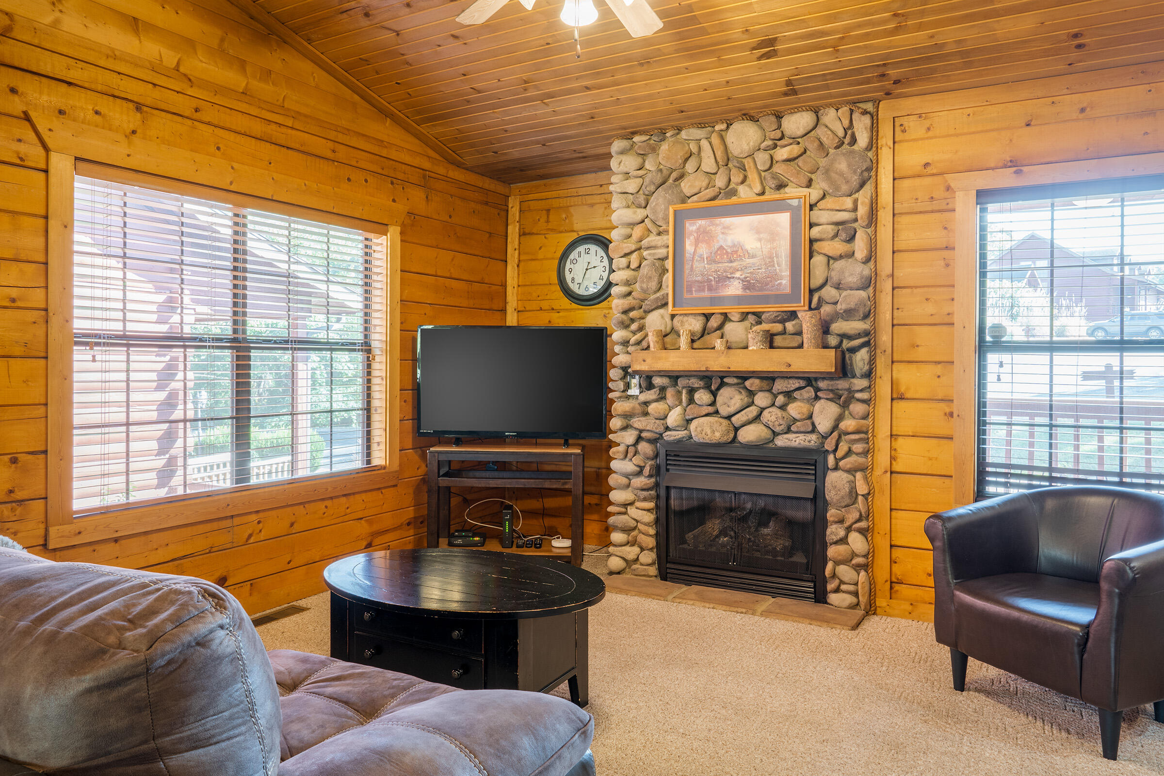 328 Summer Drive Property Photo 2