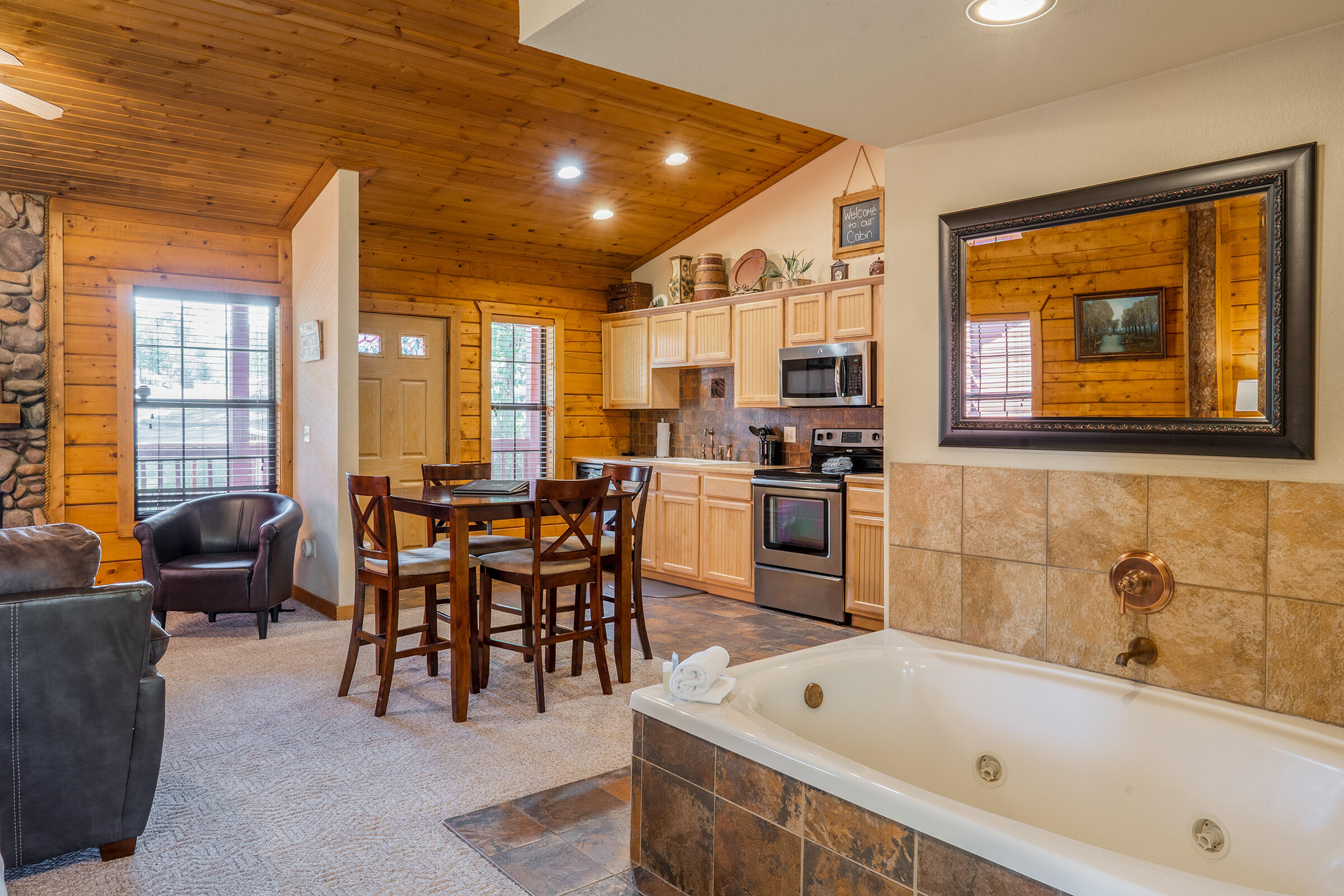 328 Summer Drive Property Photo 4