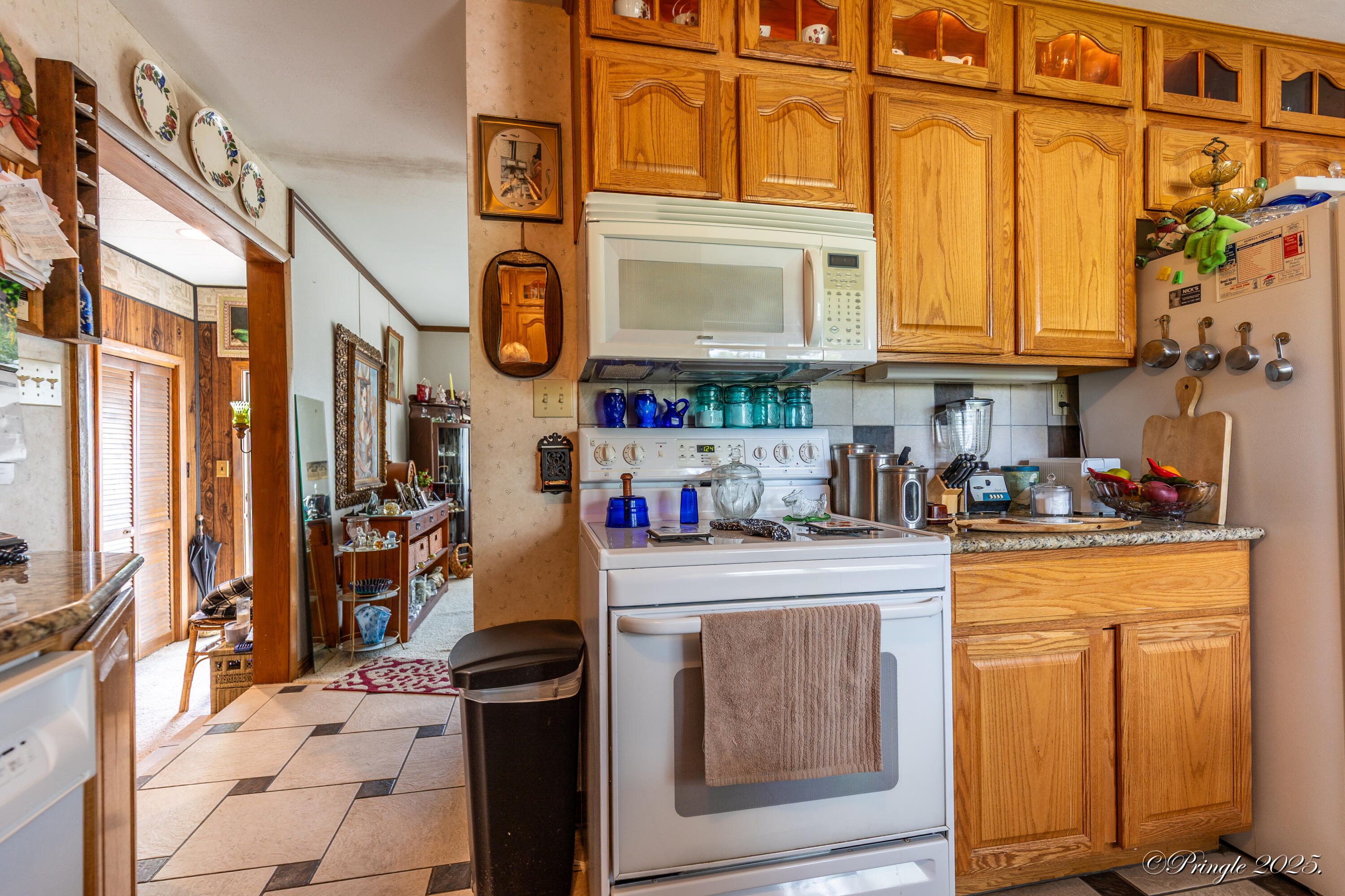 1302 West 1st Street Property Photo 6
