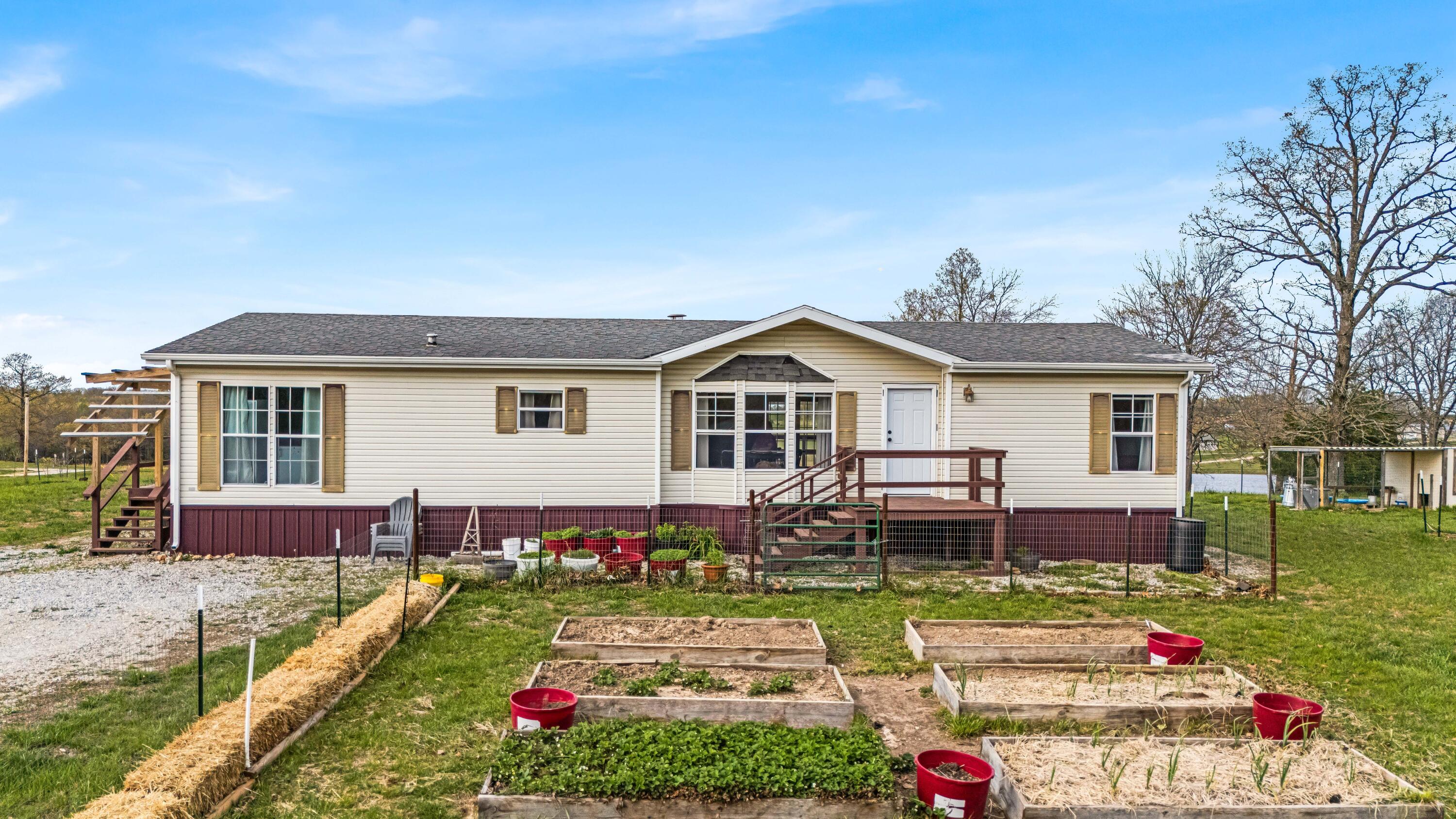 4180 Private Road 7201 Property Photo 1