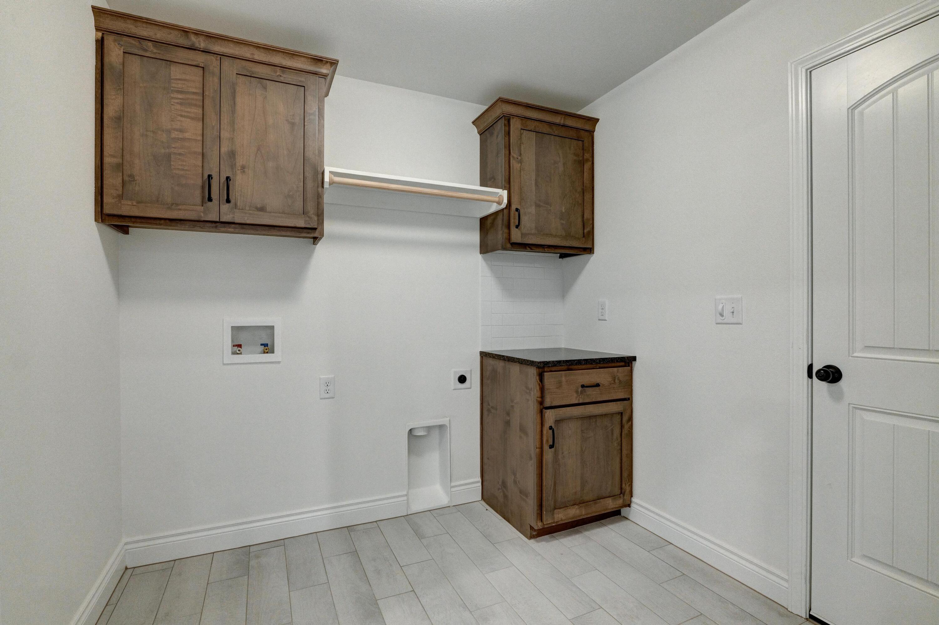 5214 South April Court Property Photo 12