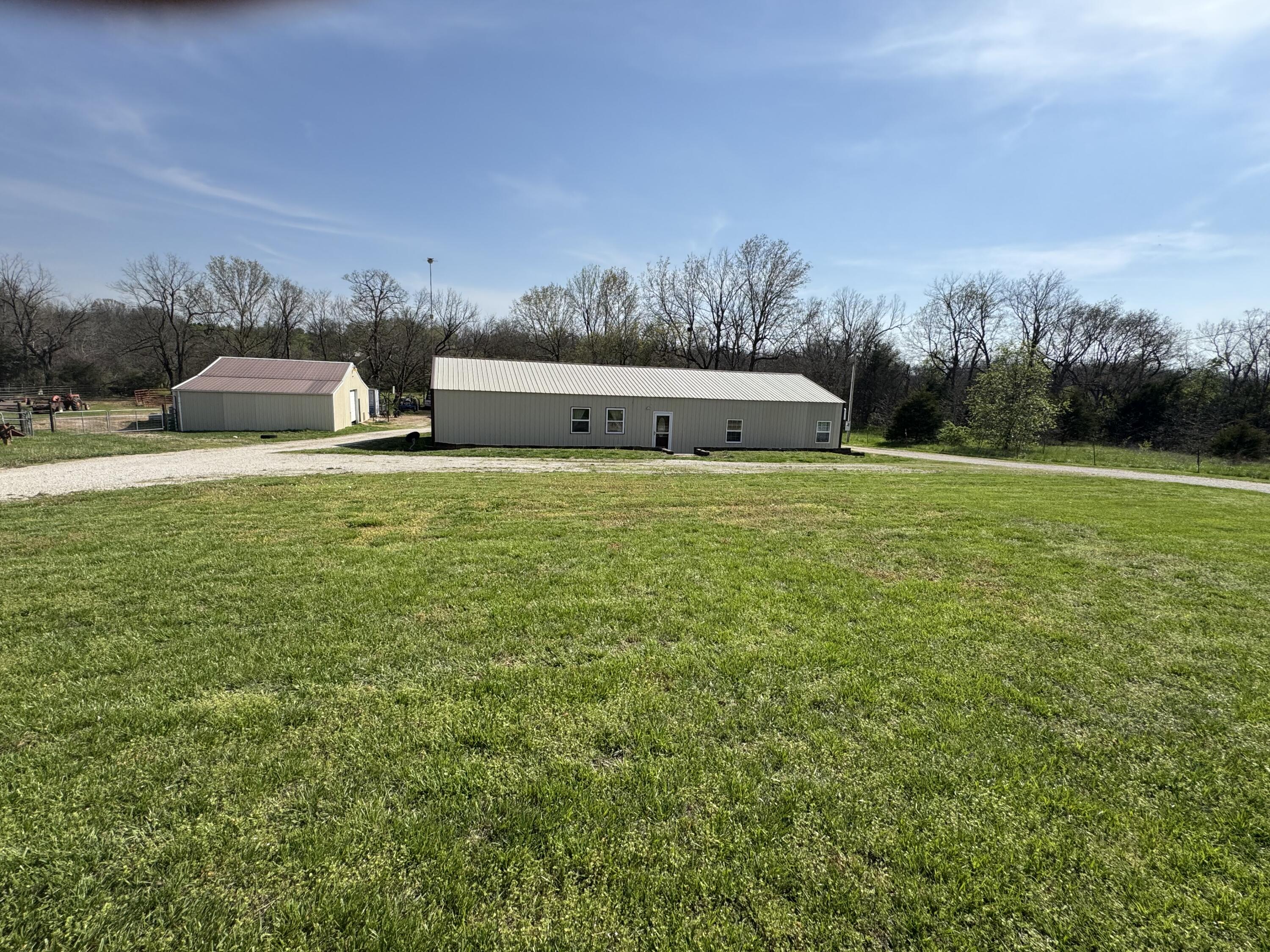 1978 East 473 Road Property Photo 4