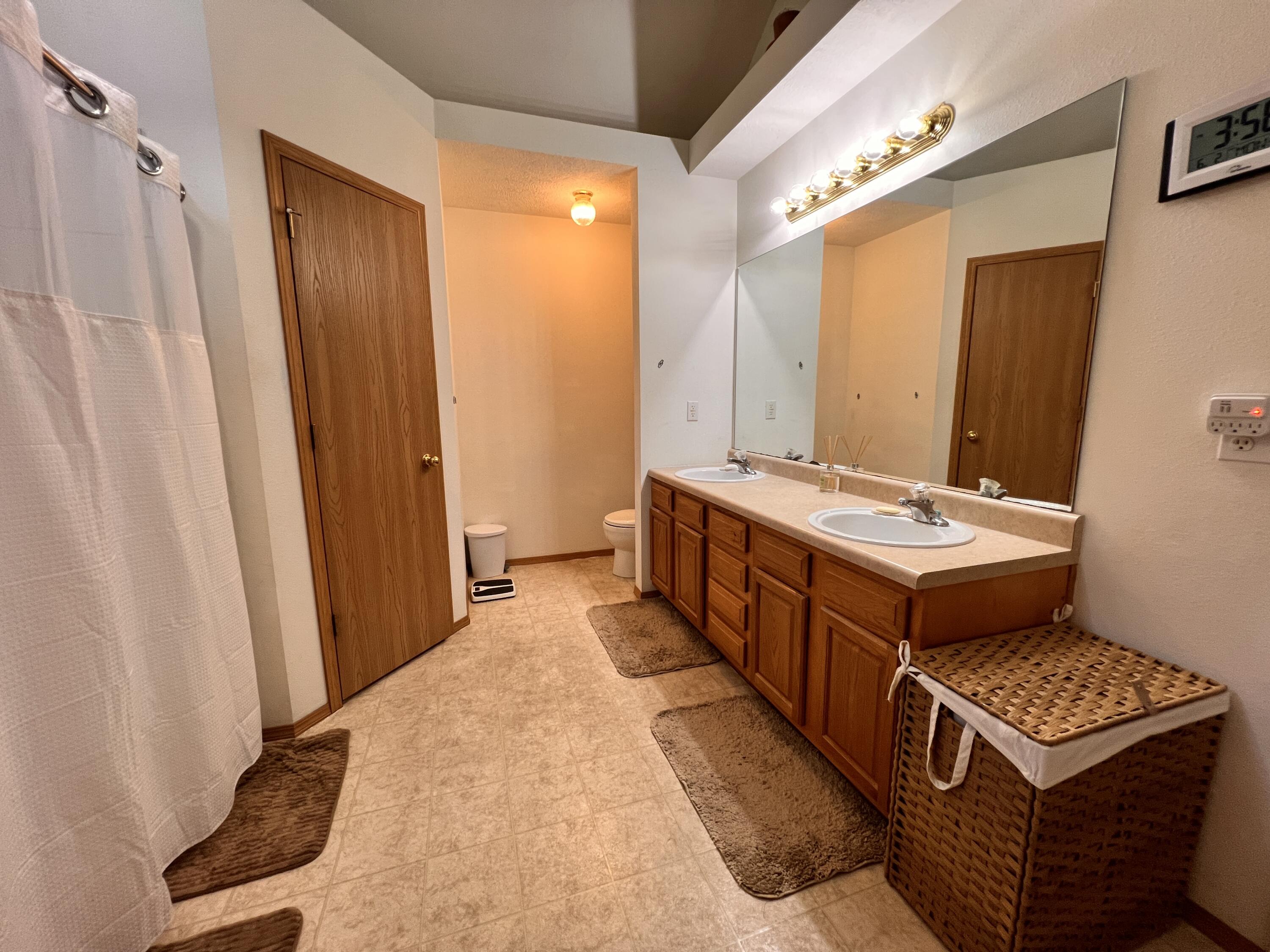418 North Harrington Drive Property Photo 7