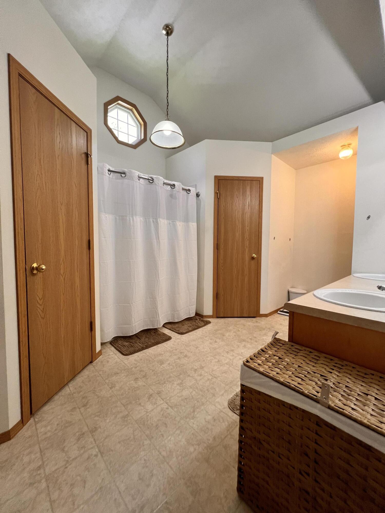 418 North Harrington Drive Property Photo 8