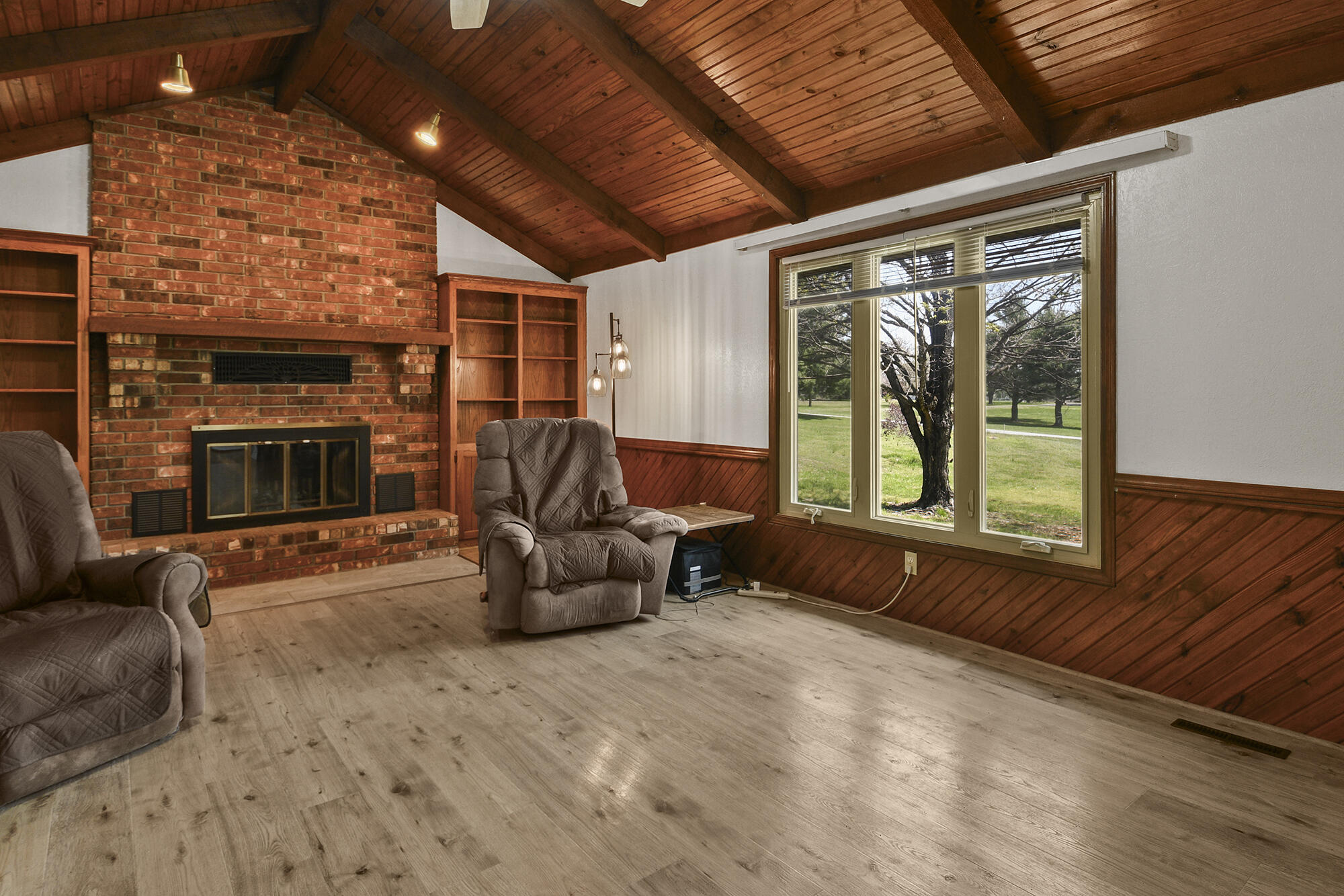 929 Meadowview Drive Property Photo 8
