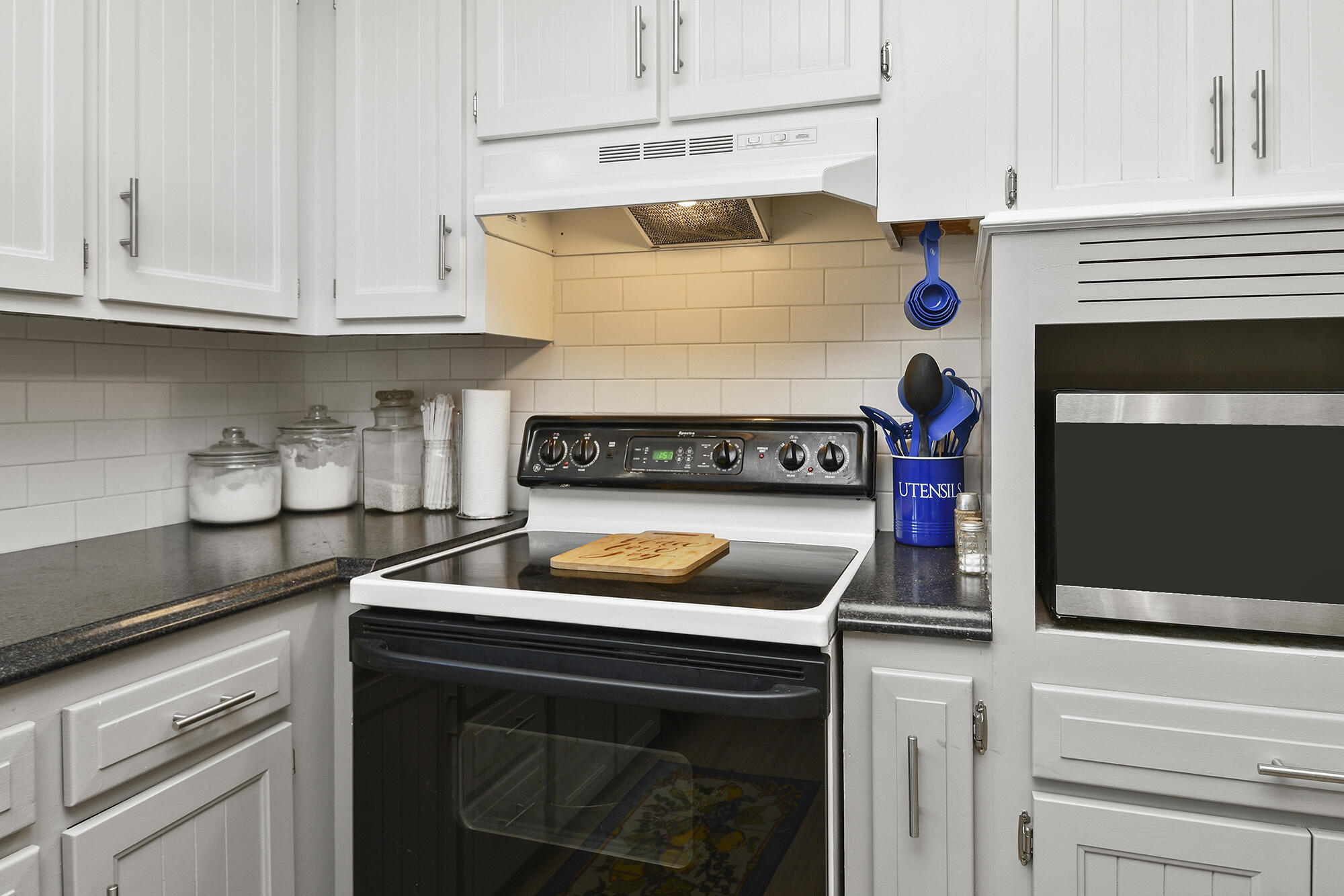 929 Meadowview Drive Property Photo 17
