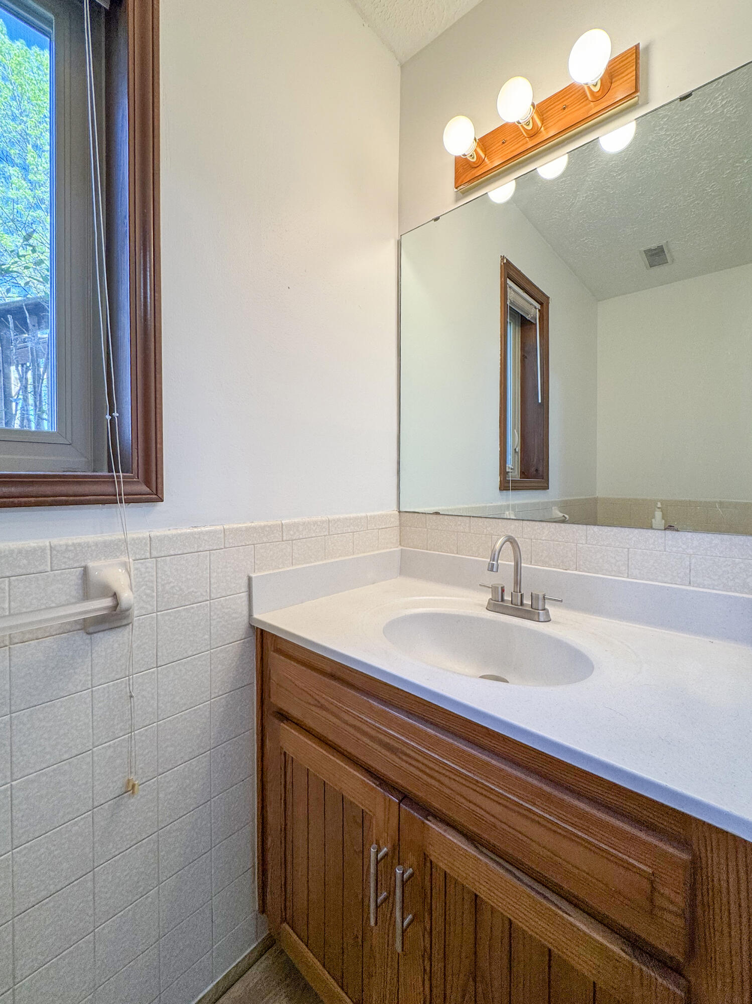 929 Meadowview Drive Property Photo 36