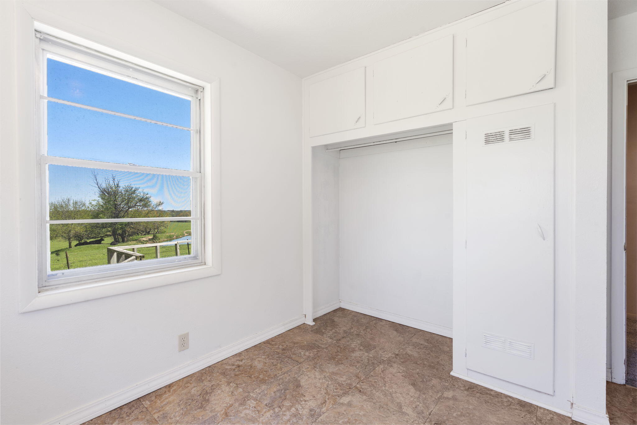 21350 Lawrence 1120 Property Photo 28