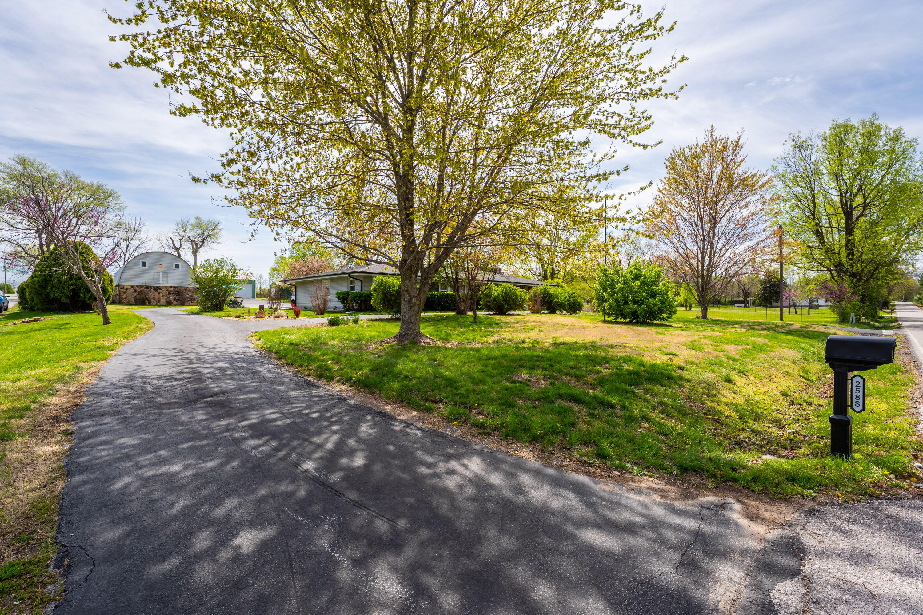2588 North Farm Road 103 Property Photo 1