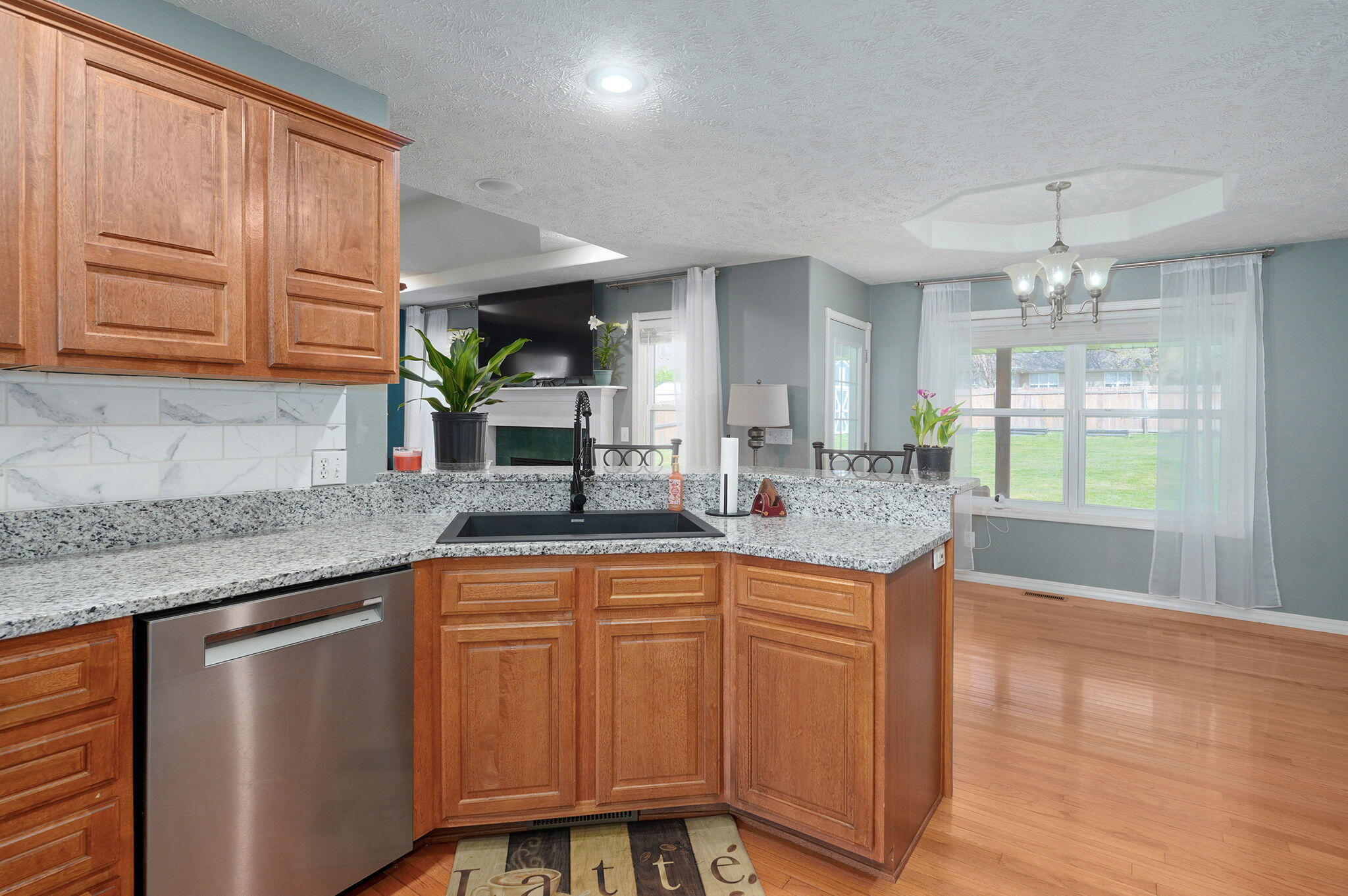 334 South Yellowwood Drive Property Photo 12