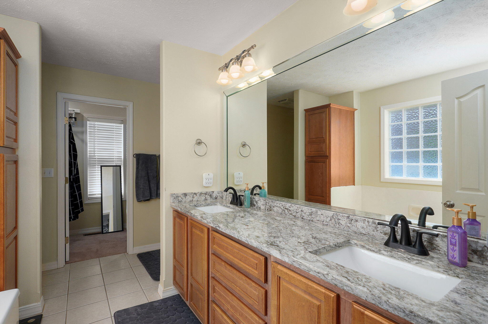 334 South Yellowwood Drive Property Photo 17