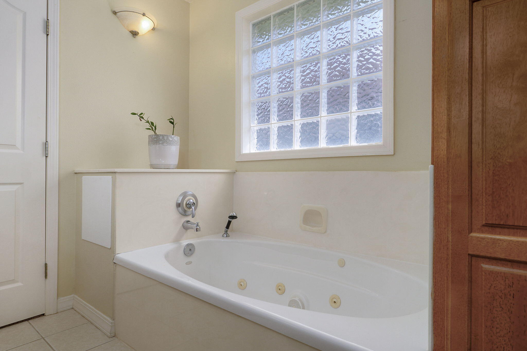 334 South Yellowwood Drive Property Photo 18