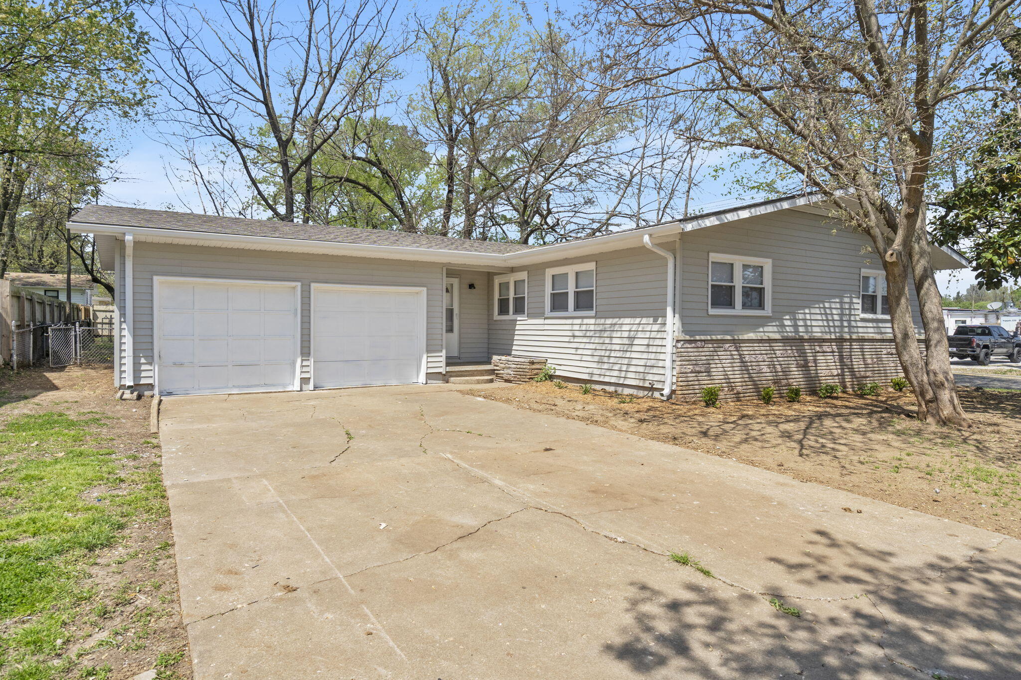 1833 South Newton Avenue Property Photo 1