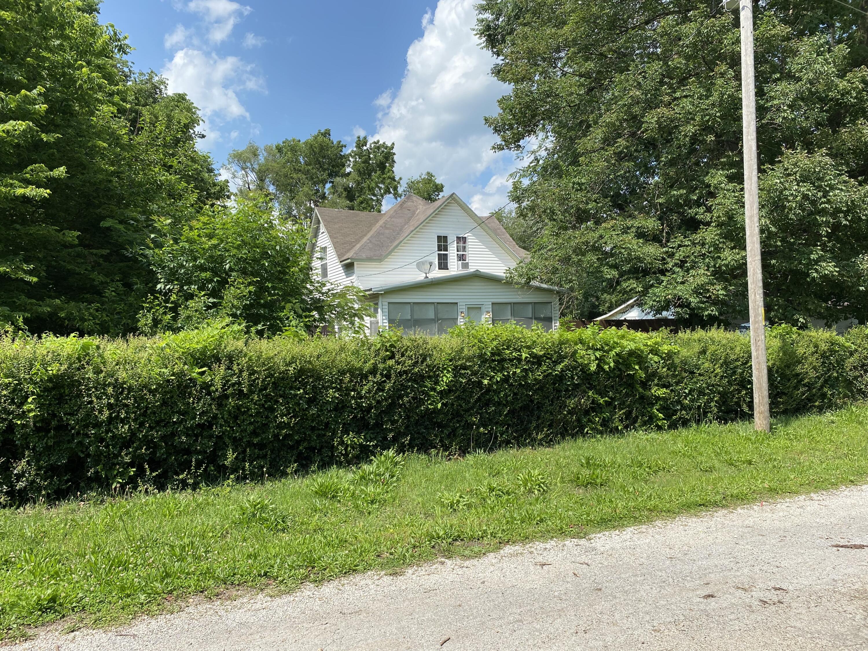 115 East Montgomery Street Property Photo 2