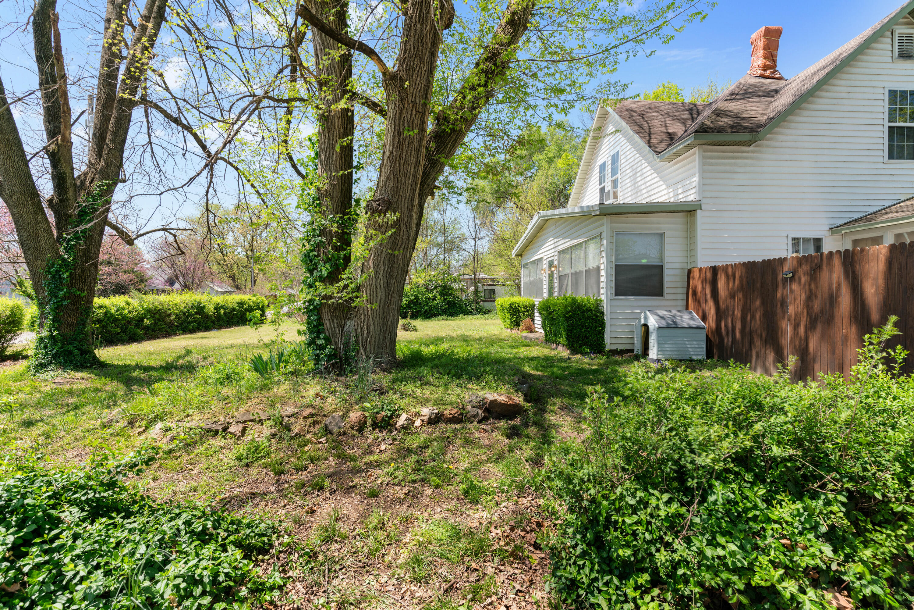 115 East Montgomery Street Property Photo 27