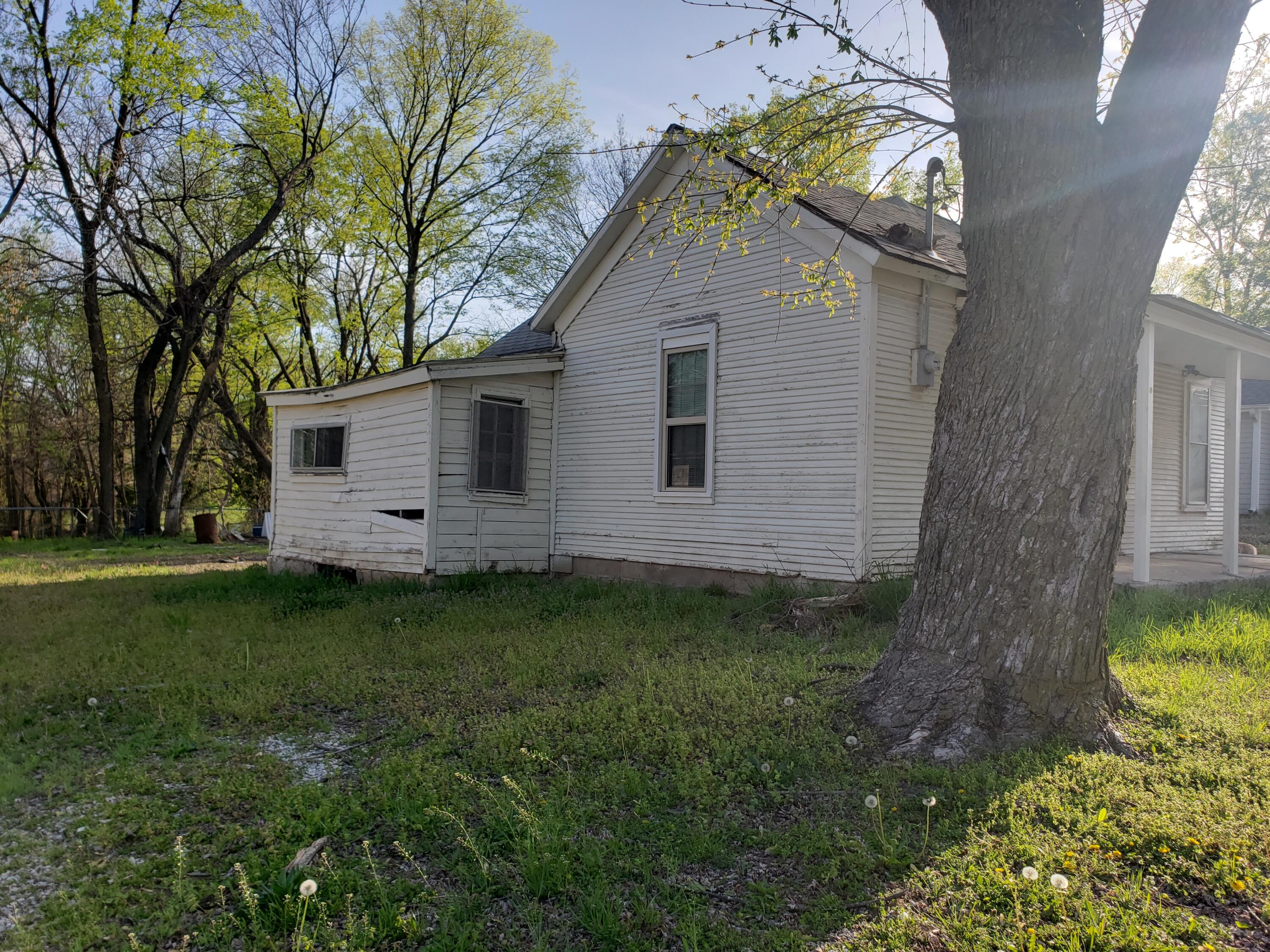 712 East Pool Street Property Photo 2