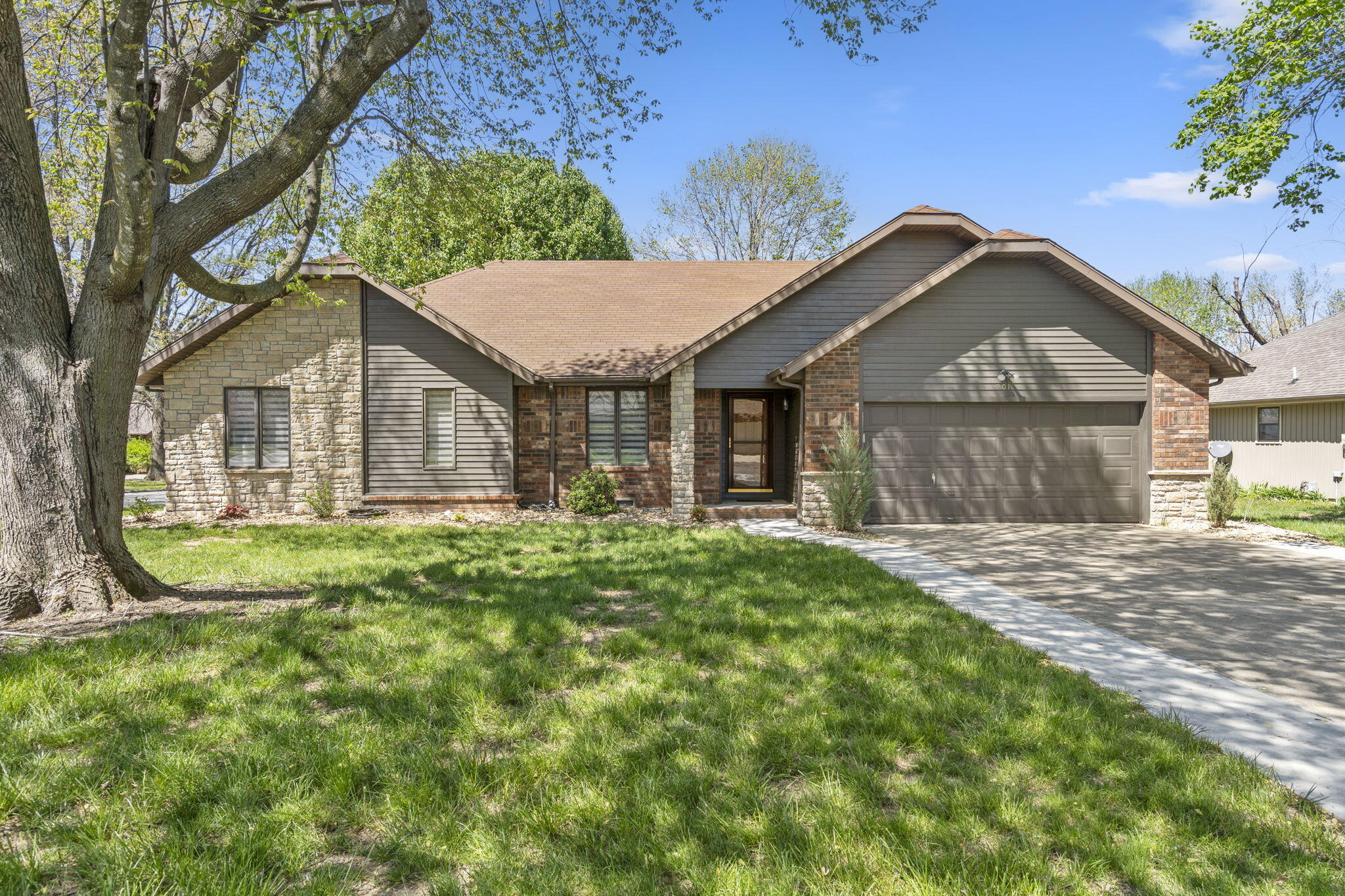 901 North Breann Court Property Photo