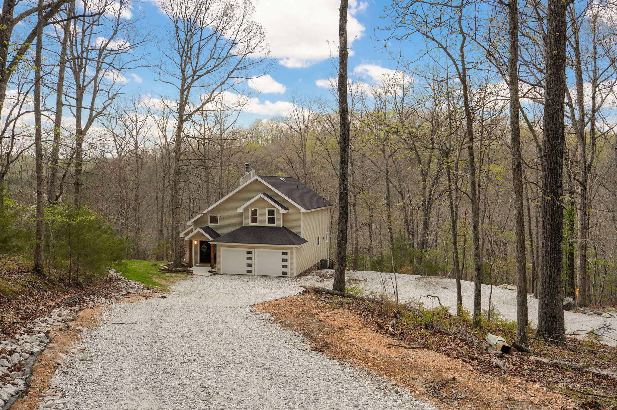 1229 Center Road Property Photo 13
