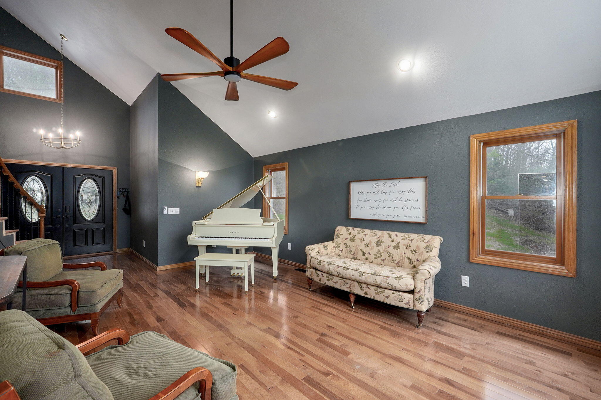 1229 Center Road Property Photo 24