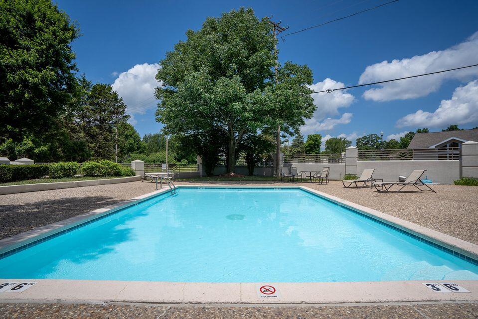 120 Oxford Court Property Photo 5