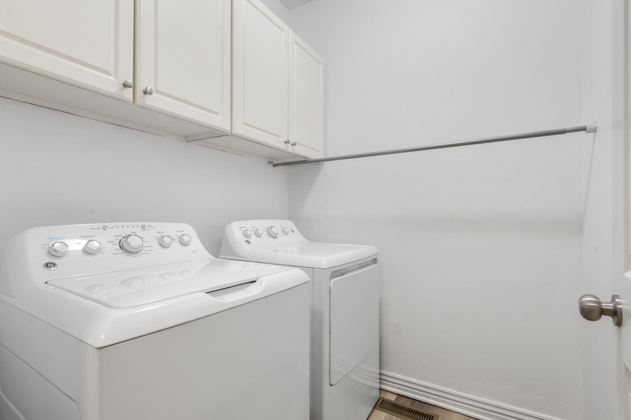 120 Oxford Court Property Photo 23