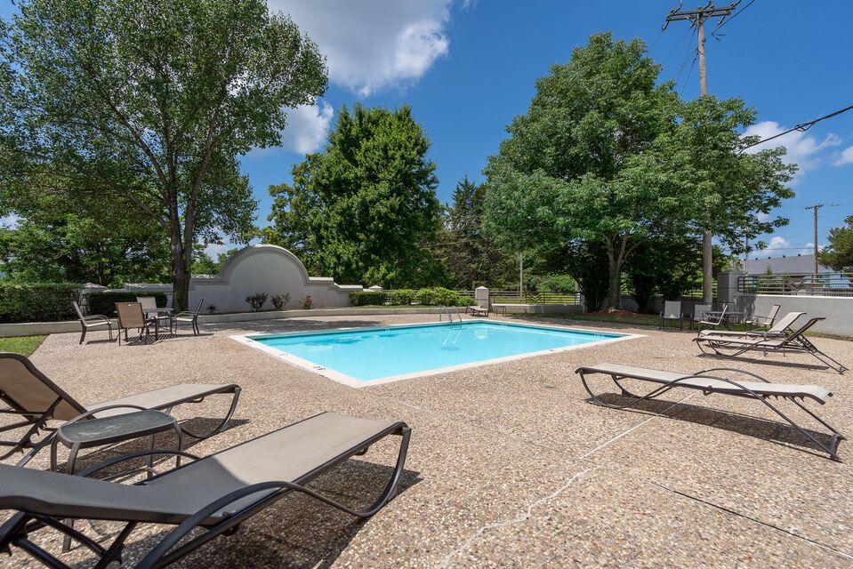 120 Oxford Court Property Photo 50