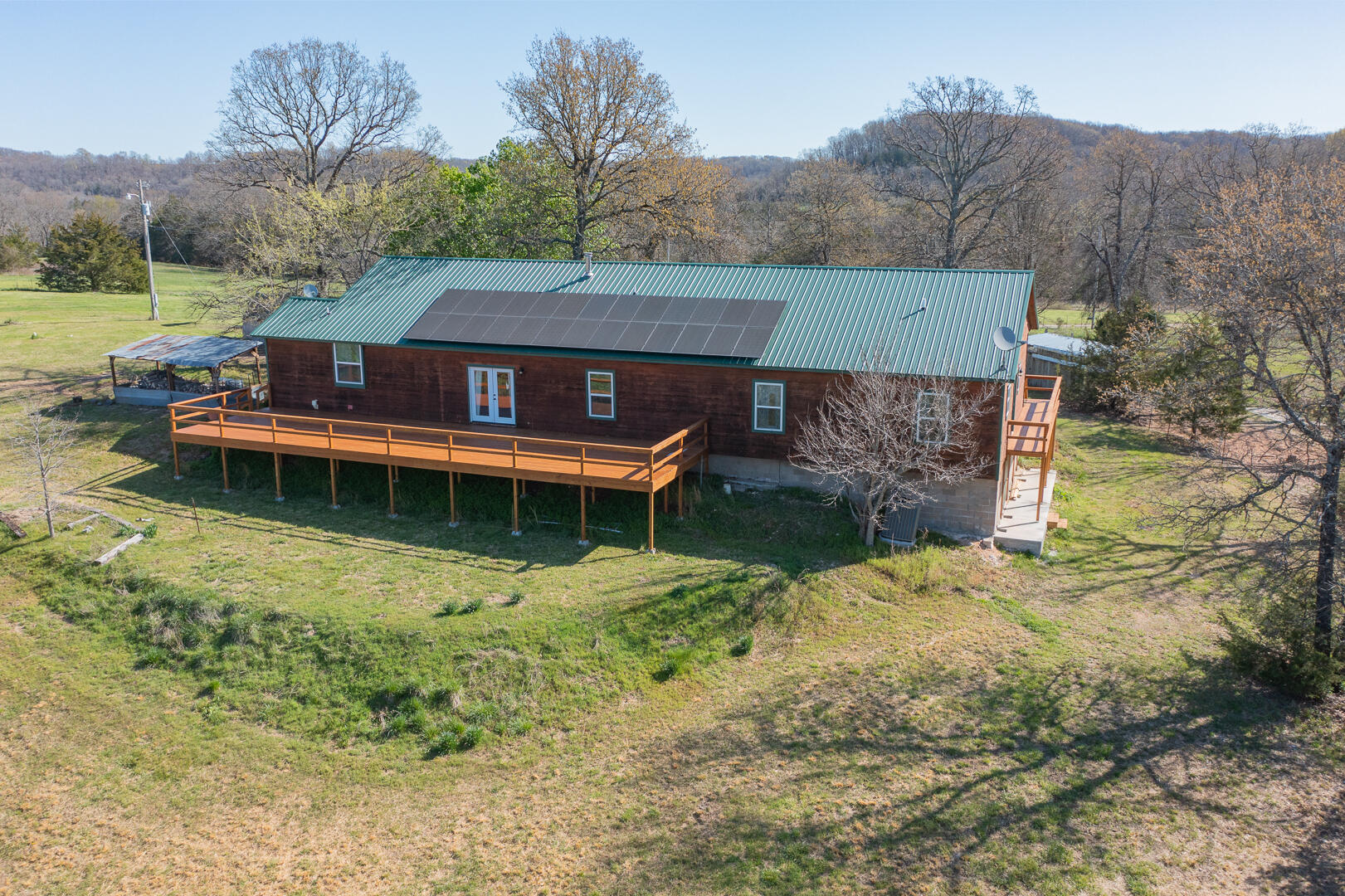 256 Postage Lane Property Photo 4