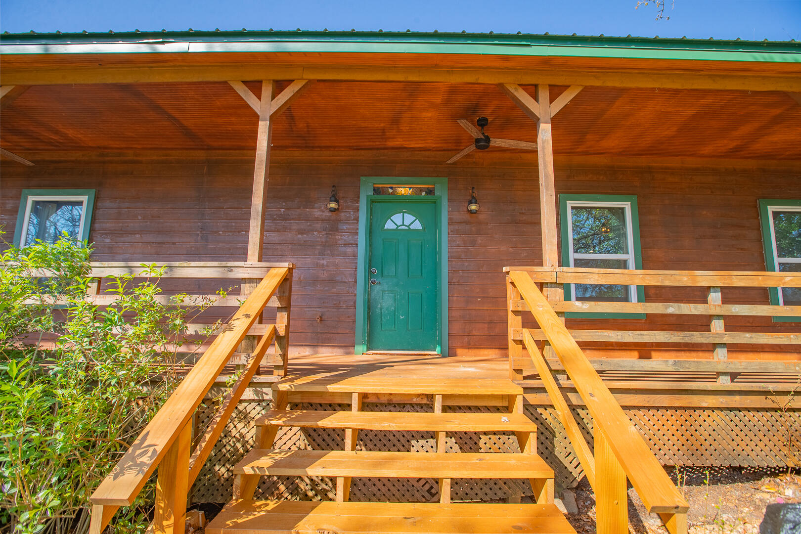 256 Postage Lane Property Photo 7