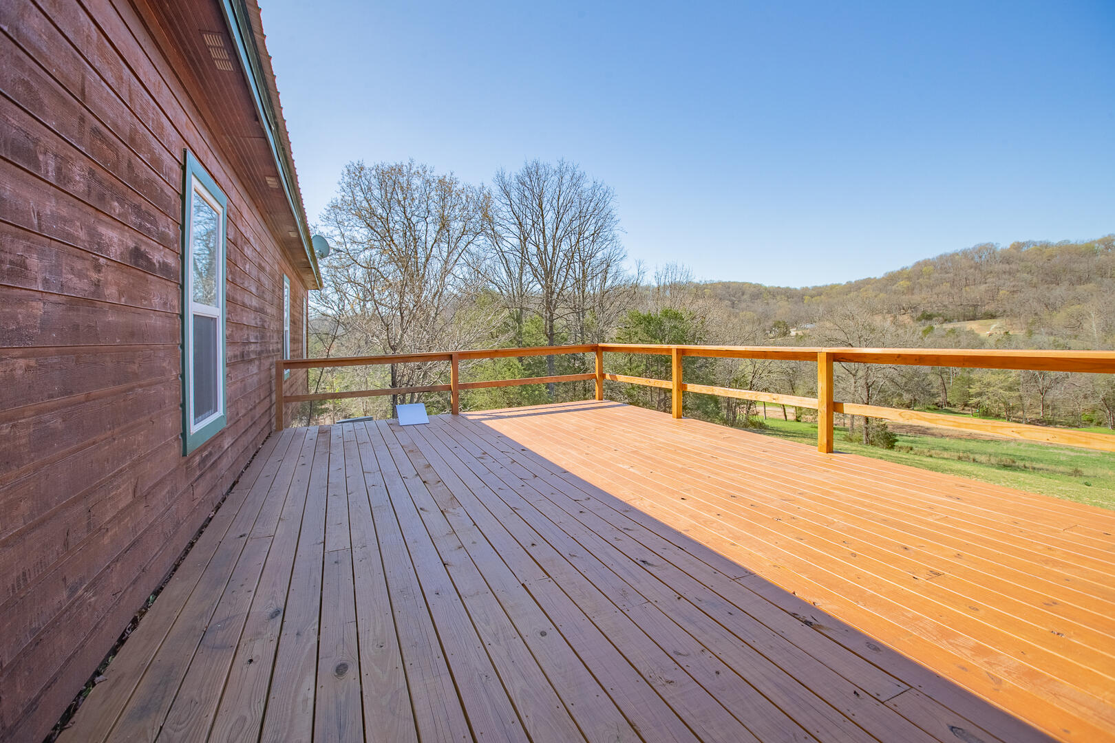 256 Postage Lane Property Photo 9