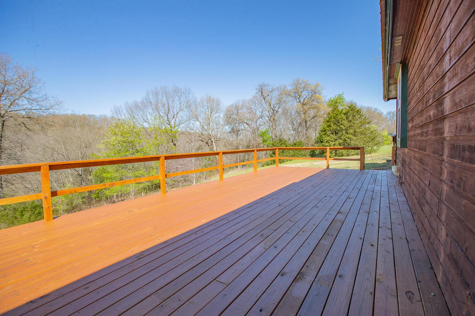 256 Postage Lane Property Photo 10
