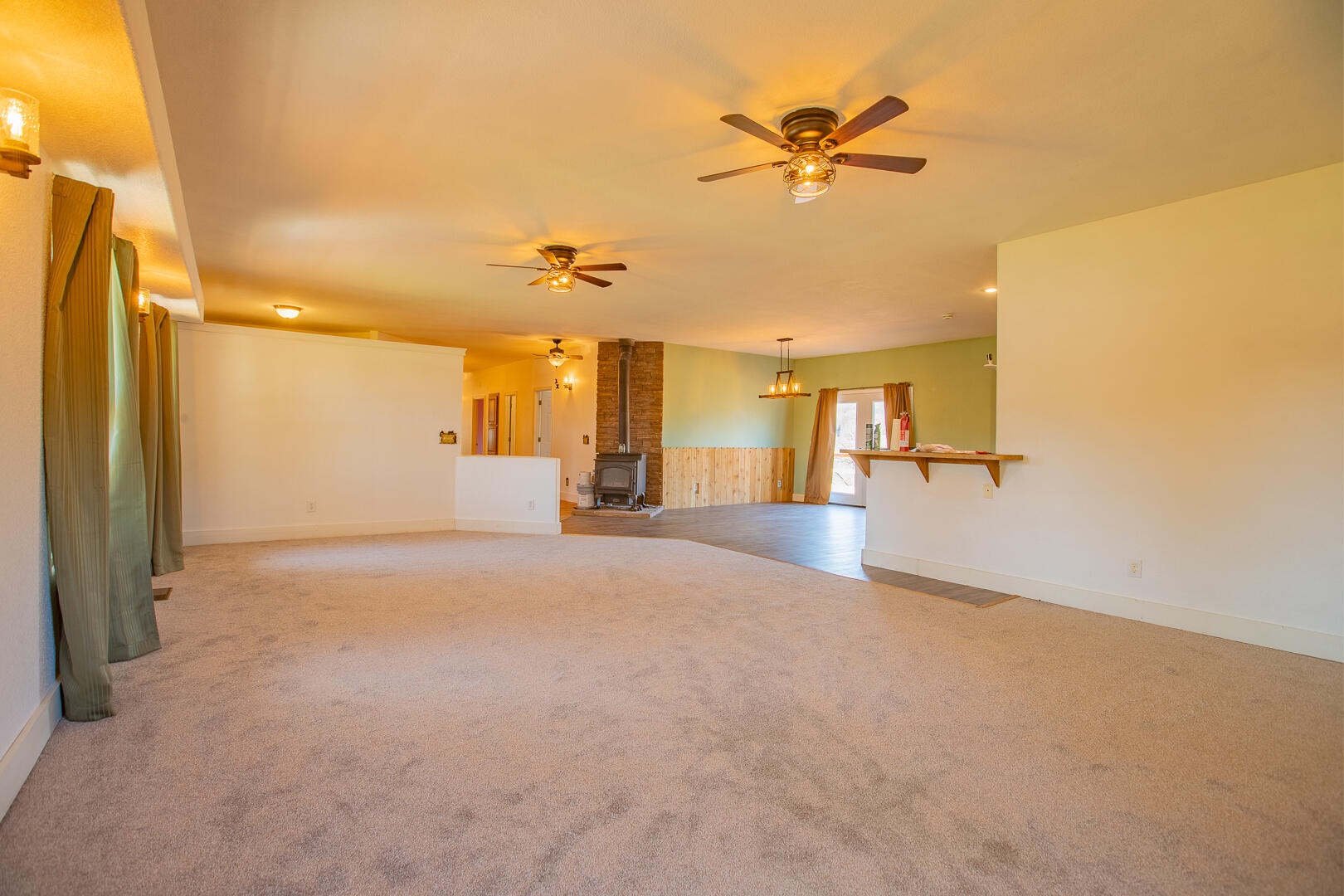 256 Postage Lane Property Photo 16