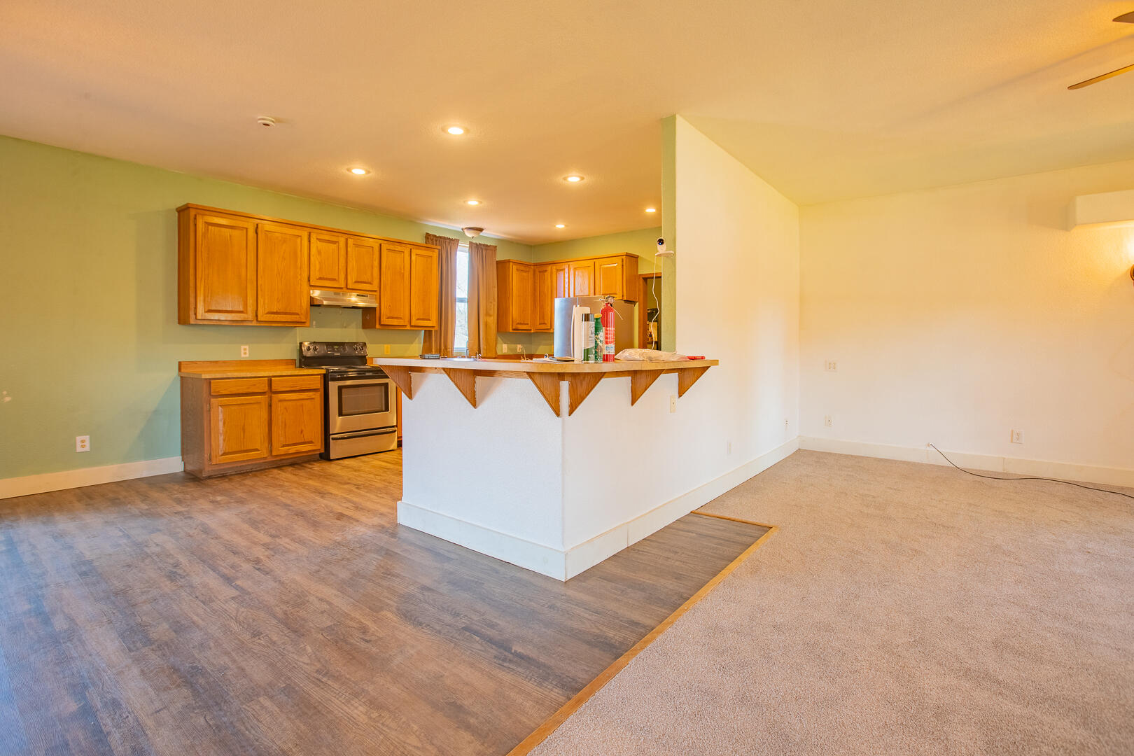 256 Postage Lane Property Photo 17