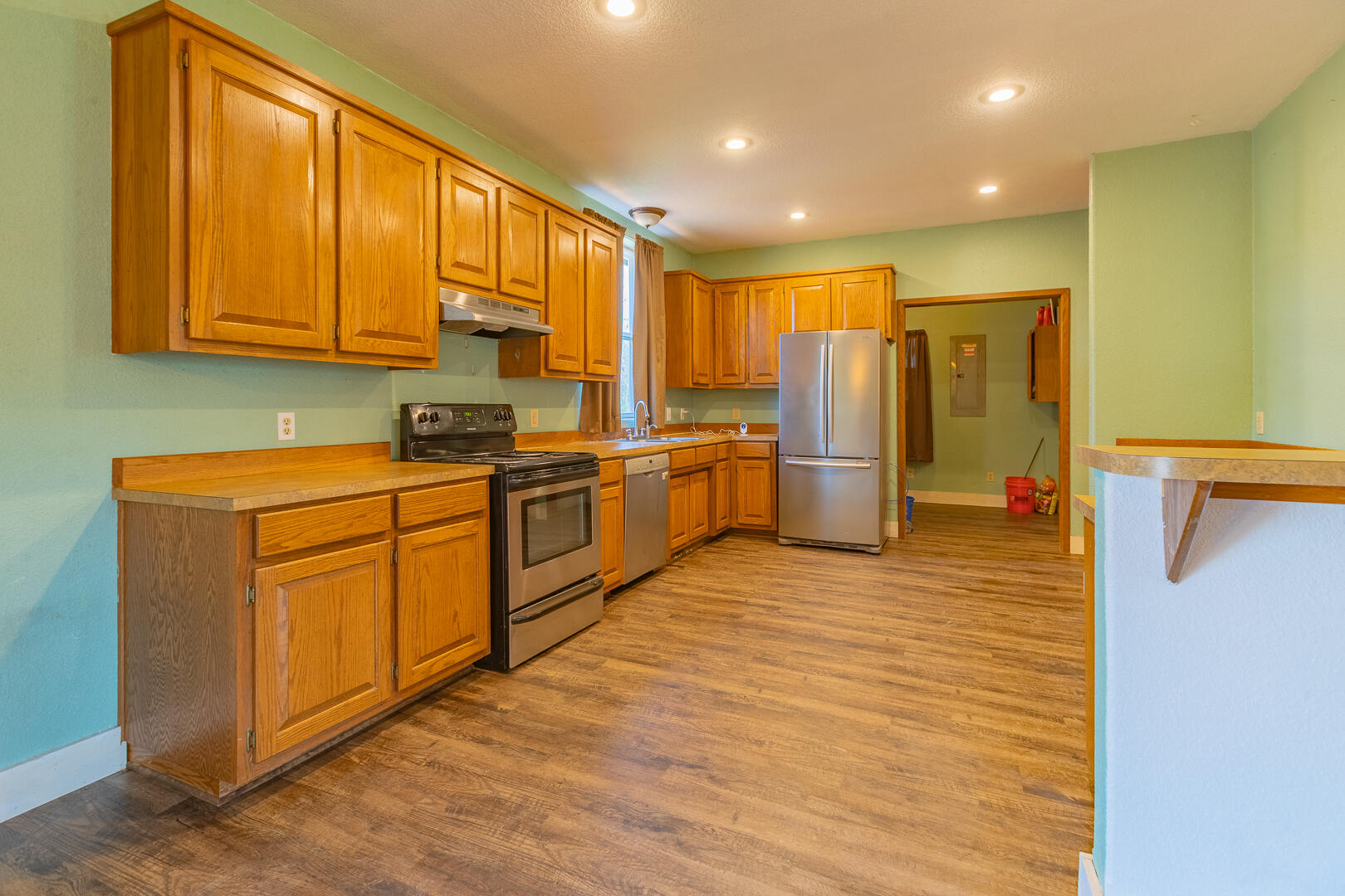 256 Postage Lane Property Photo 18