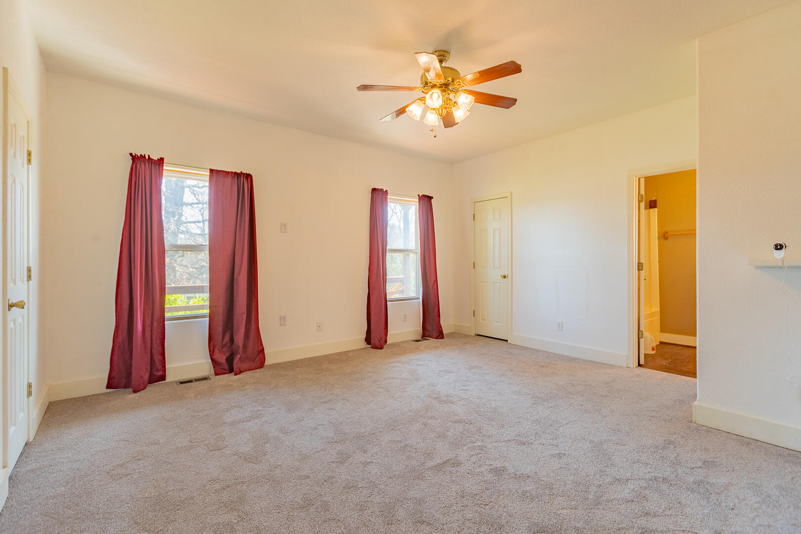 256 Postage Lane Property Photo 22