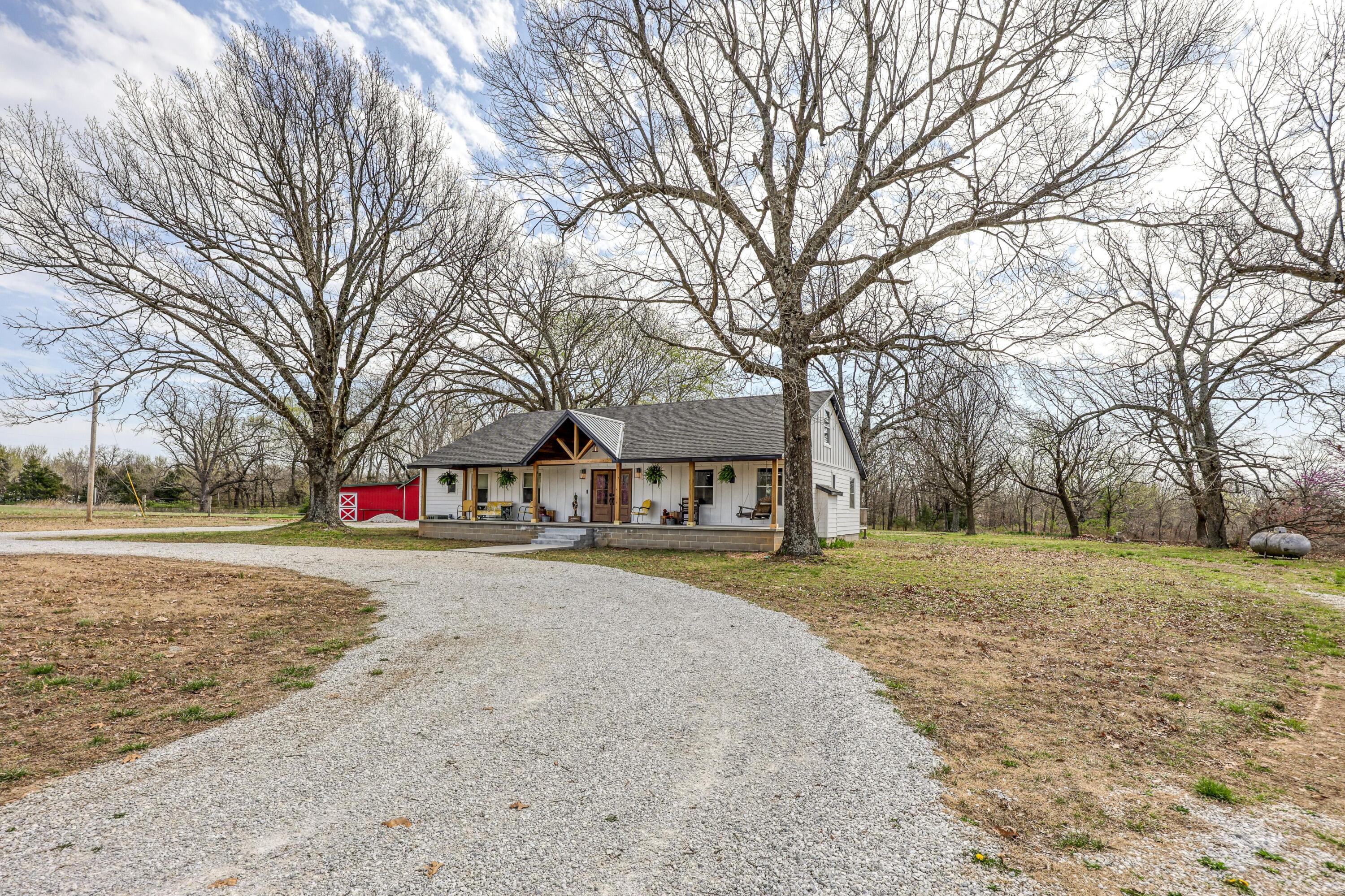 8613 Oxbow Lane Property Photo 3