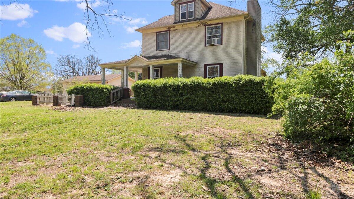 2204 Gleghorn St Property Photo 3