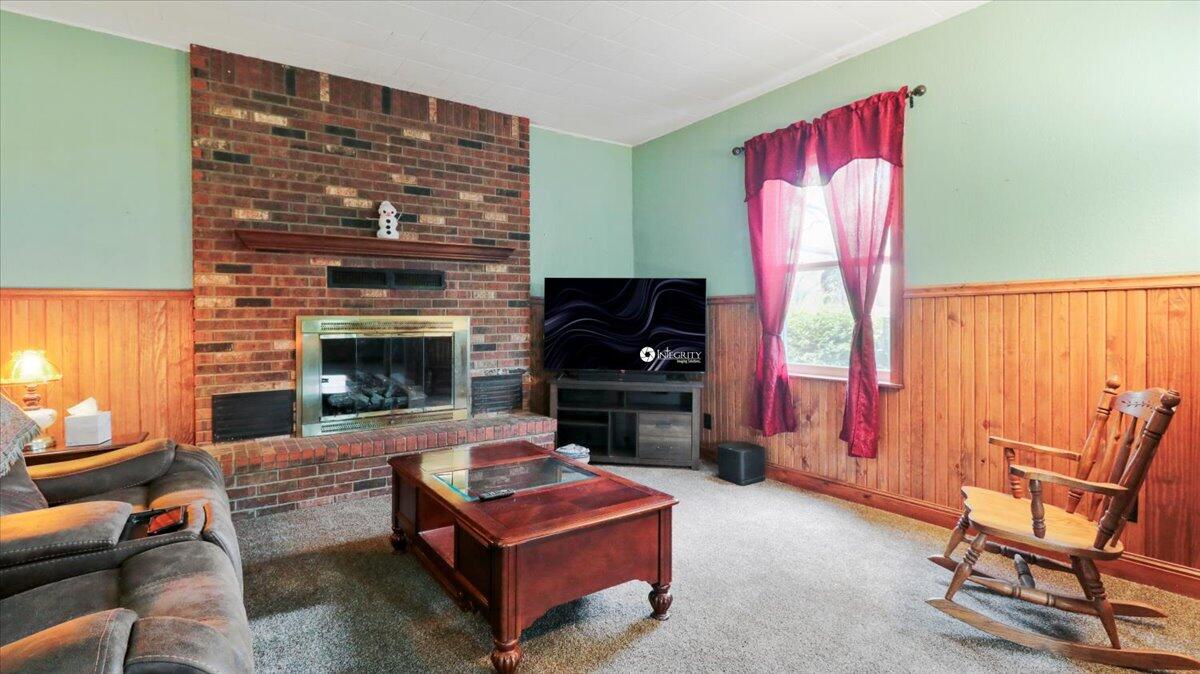 2204 Gleghorn St Property Photo 7