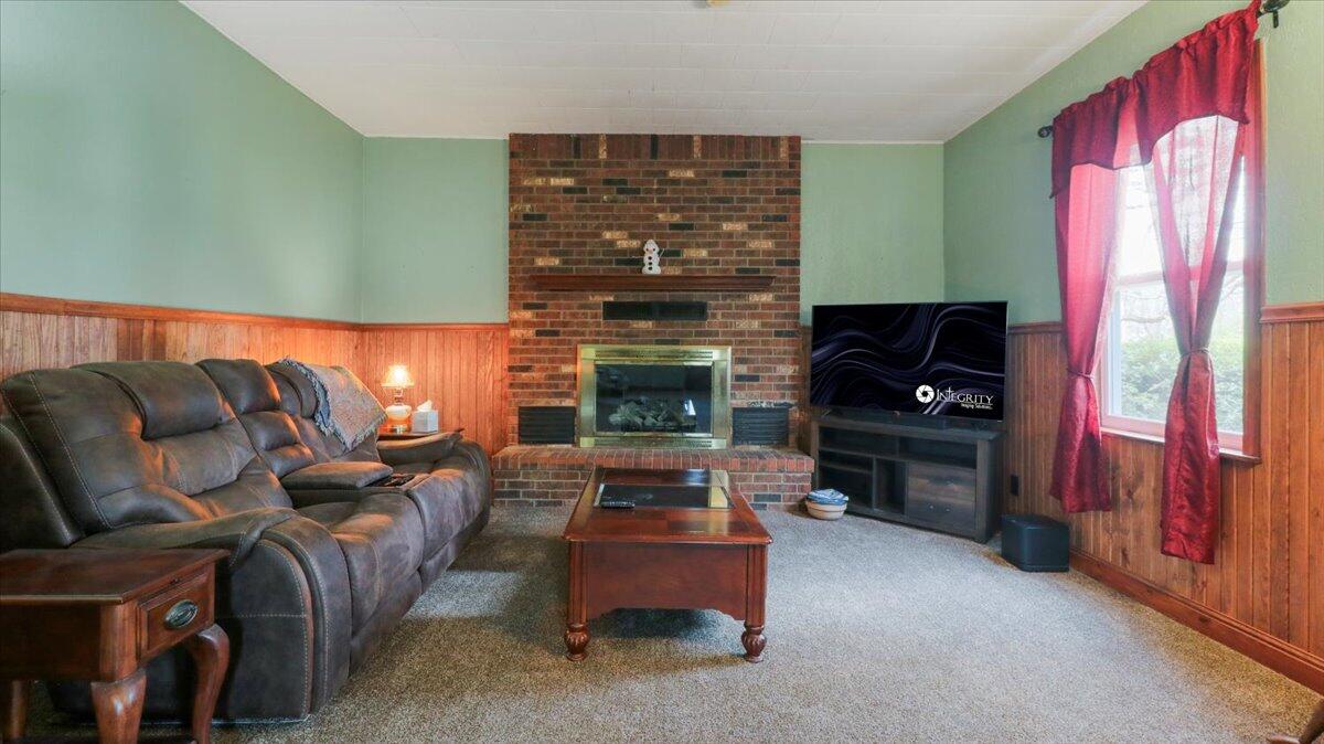 2204 Gleghorn St Property Photo 9