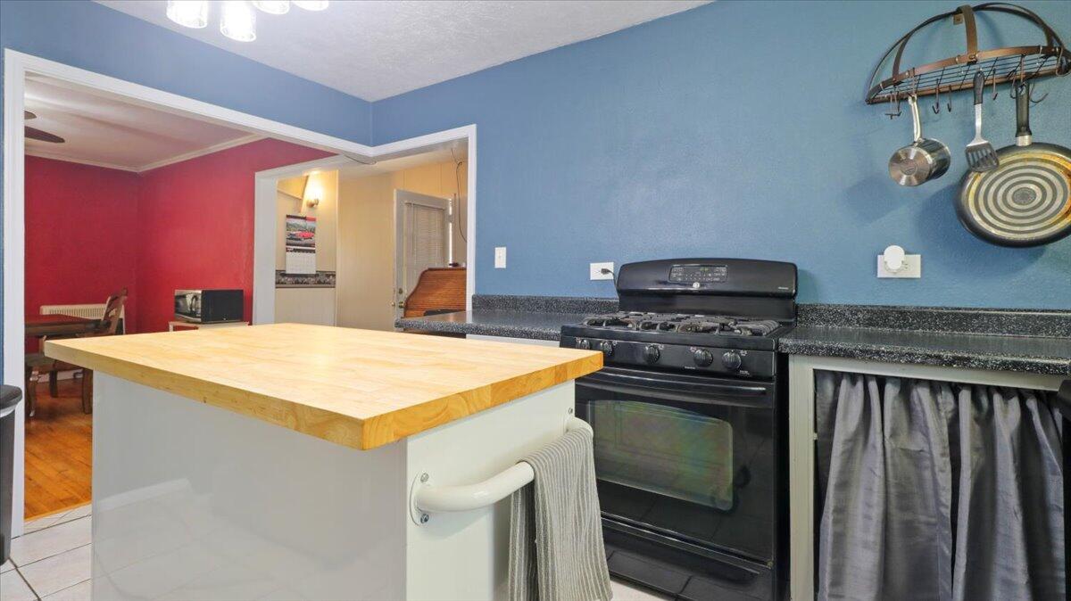 2204 Gleghorn St Property Photo 13
