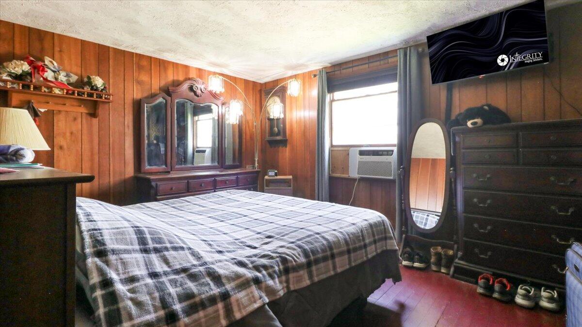 2204 Gleghorn St Property Photo 15