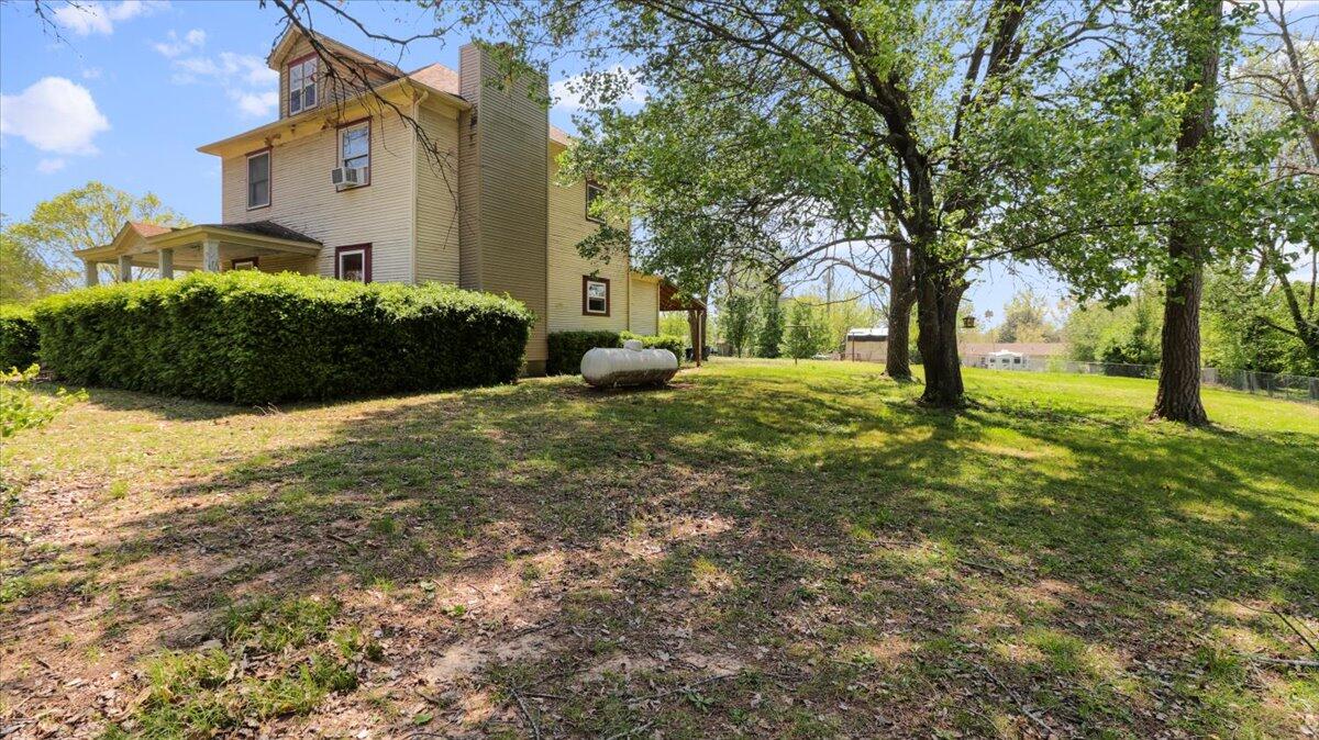2204 Gleghorn St Property Photo 21