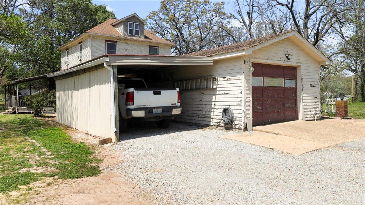 2204 Gleghorn St Property Photo 27
