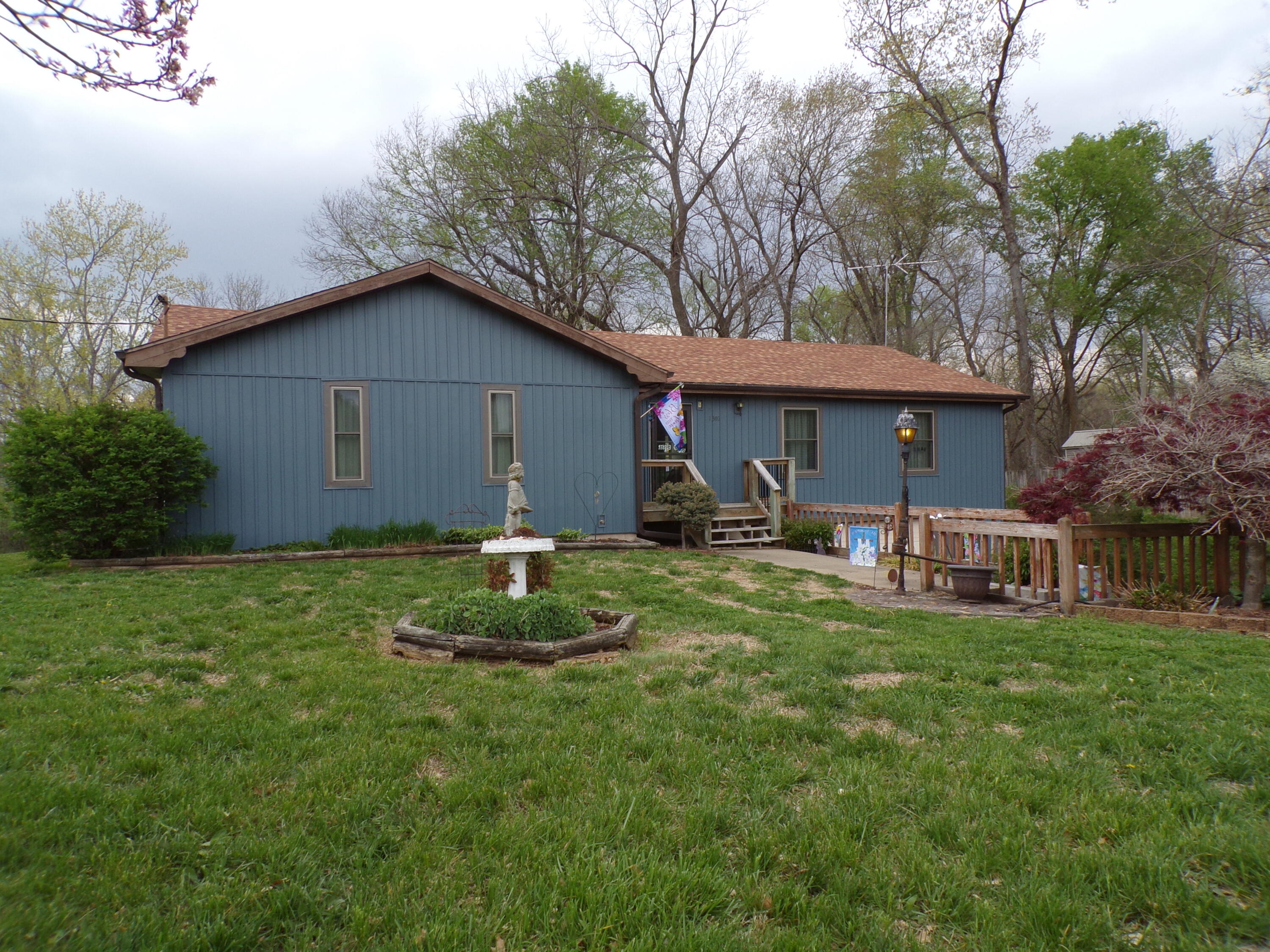 1305 North Fremont Road Property Photo