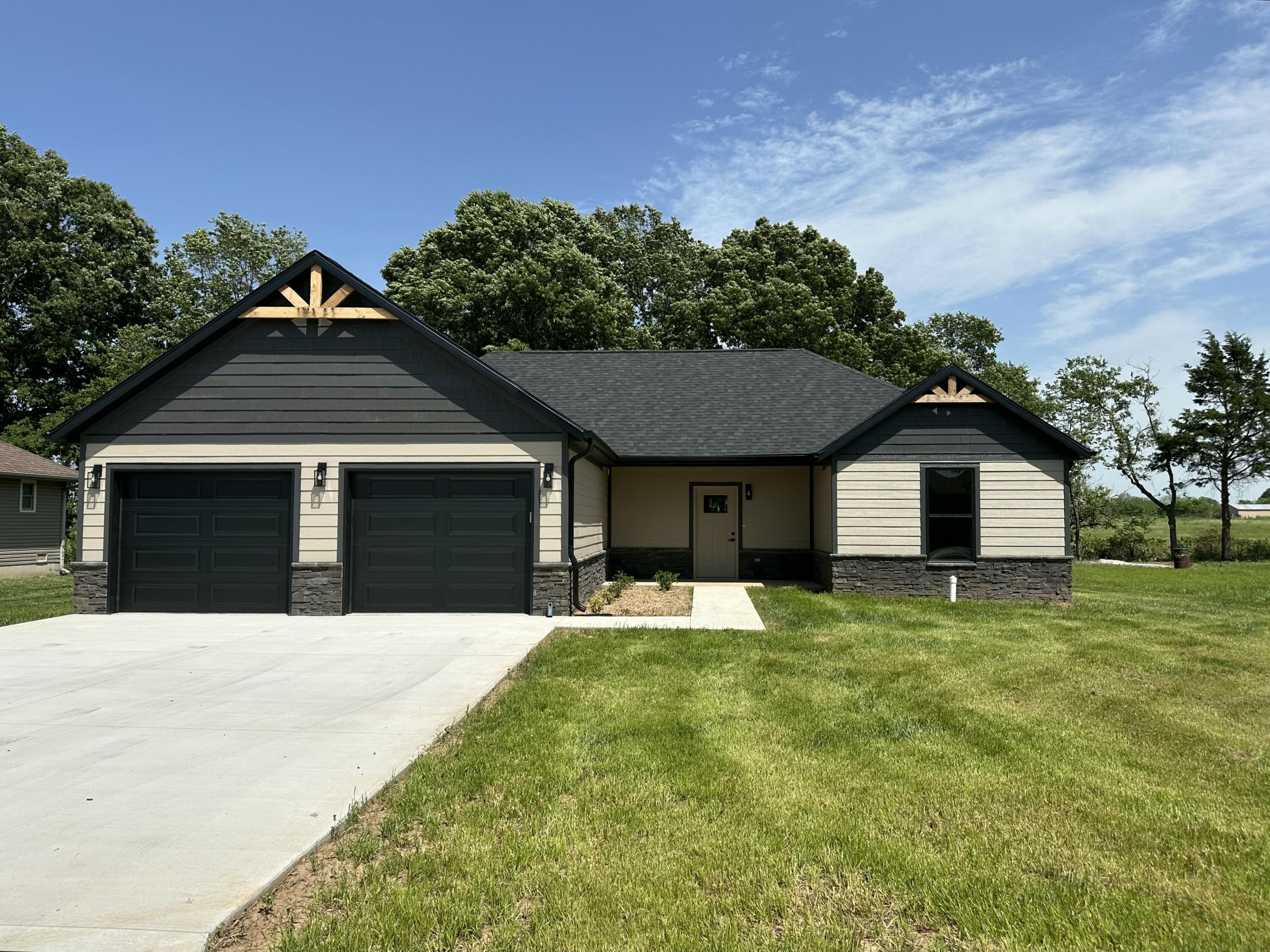 5464 Anita Avenue Property Photo
