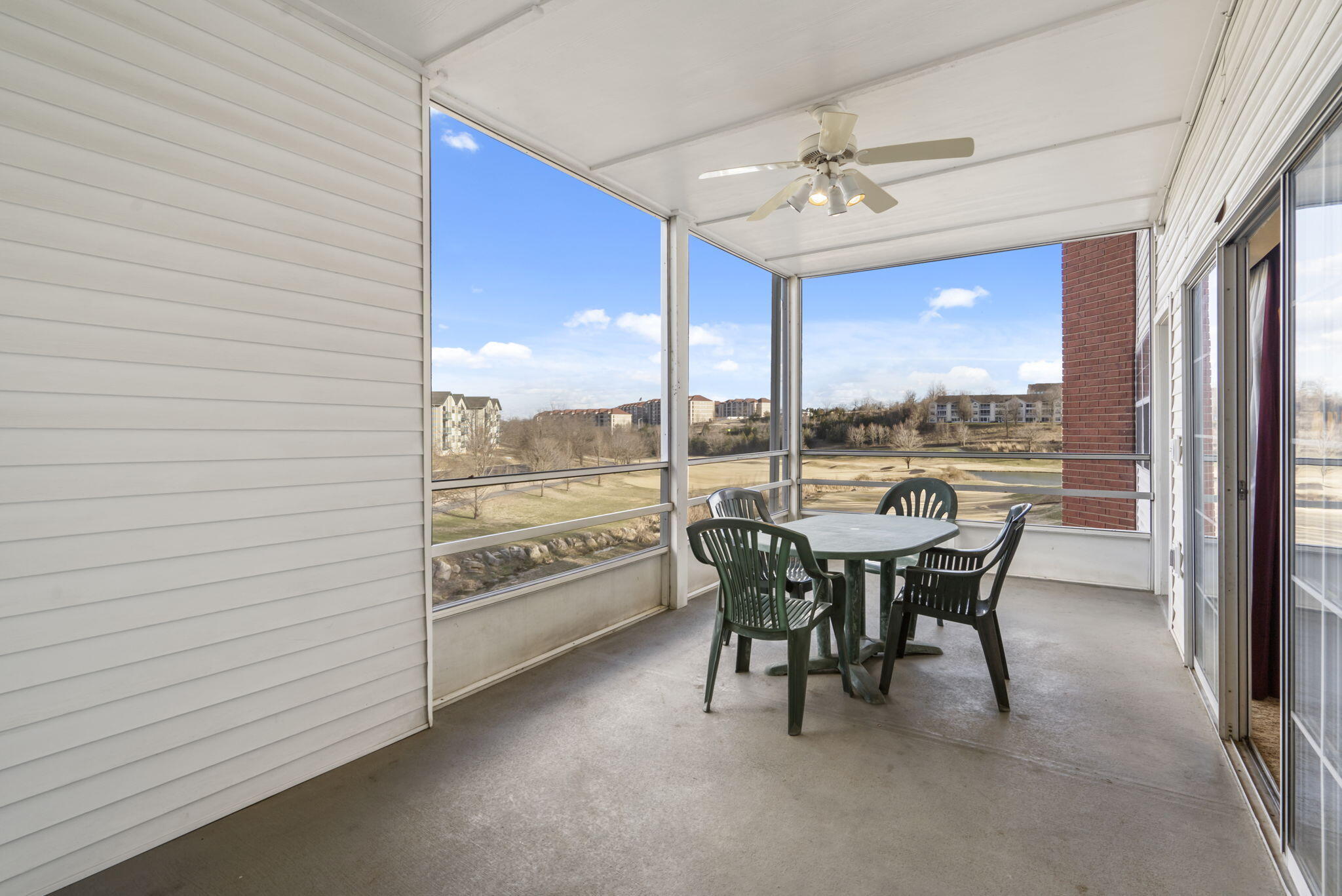 2800 Green Mountain Drive Property Photo 14