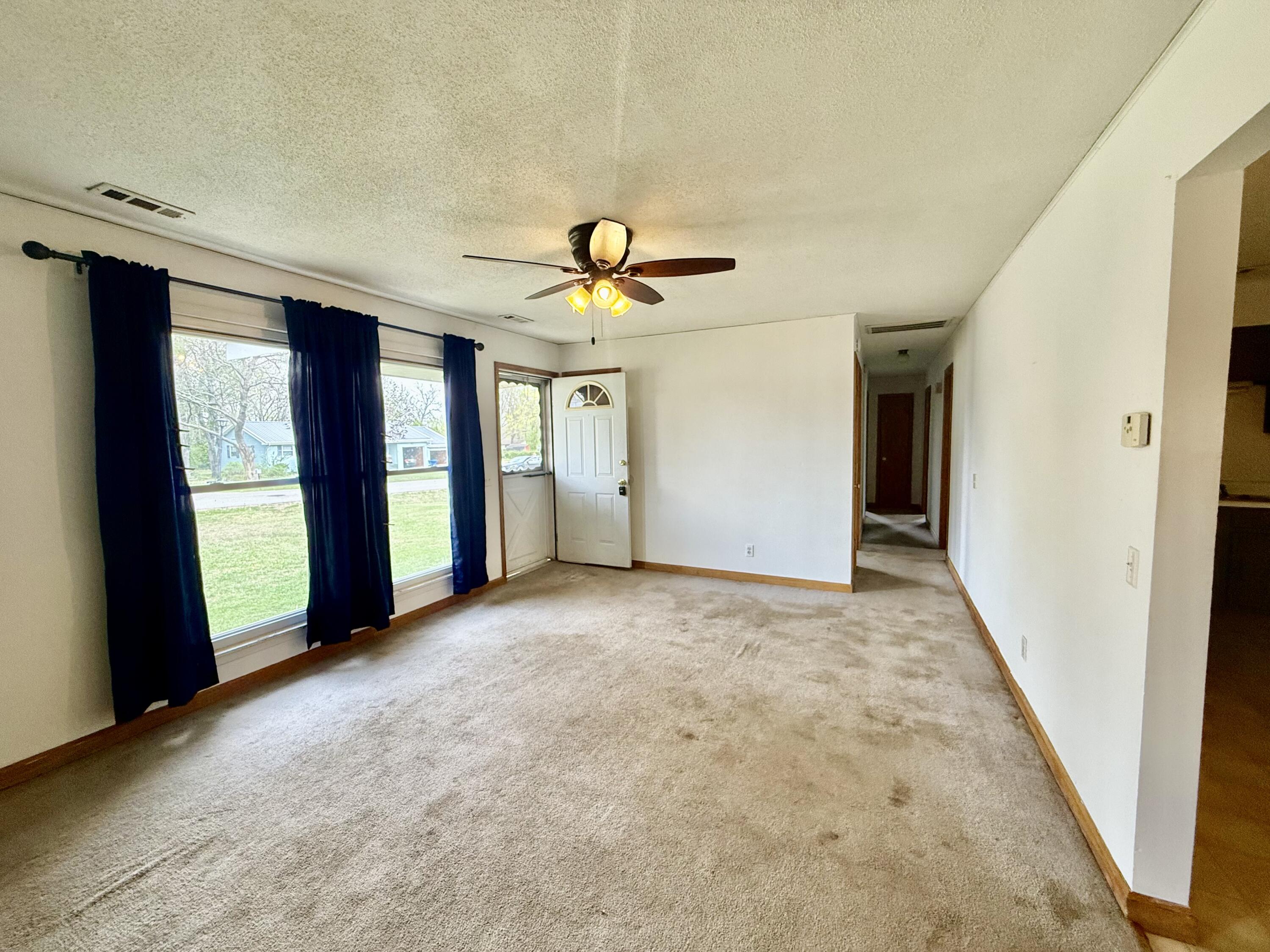 1224 Dewey Street Property Photo 3