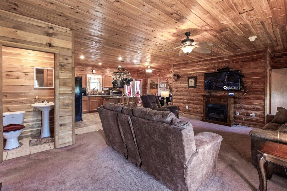7745 Murr Road Property Photo 7
