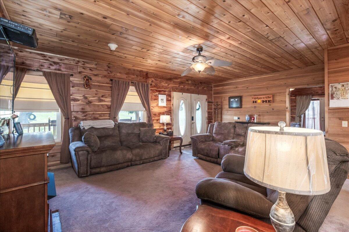 7745 Murr Road Property Photo 9