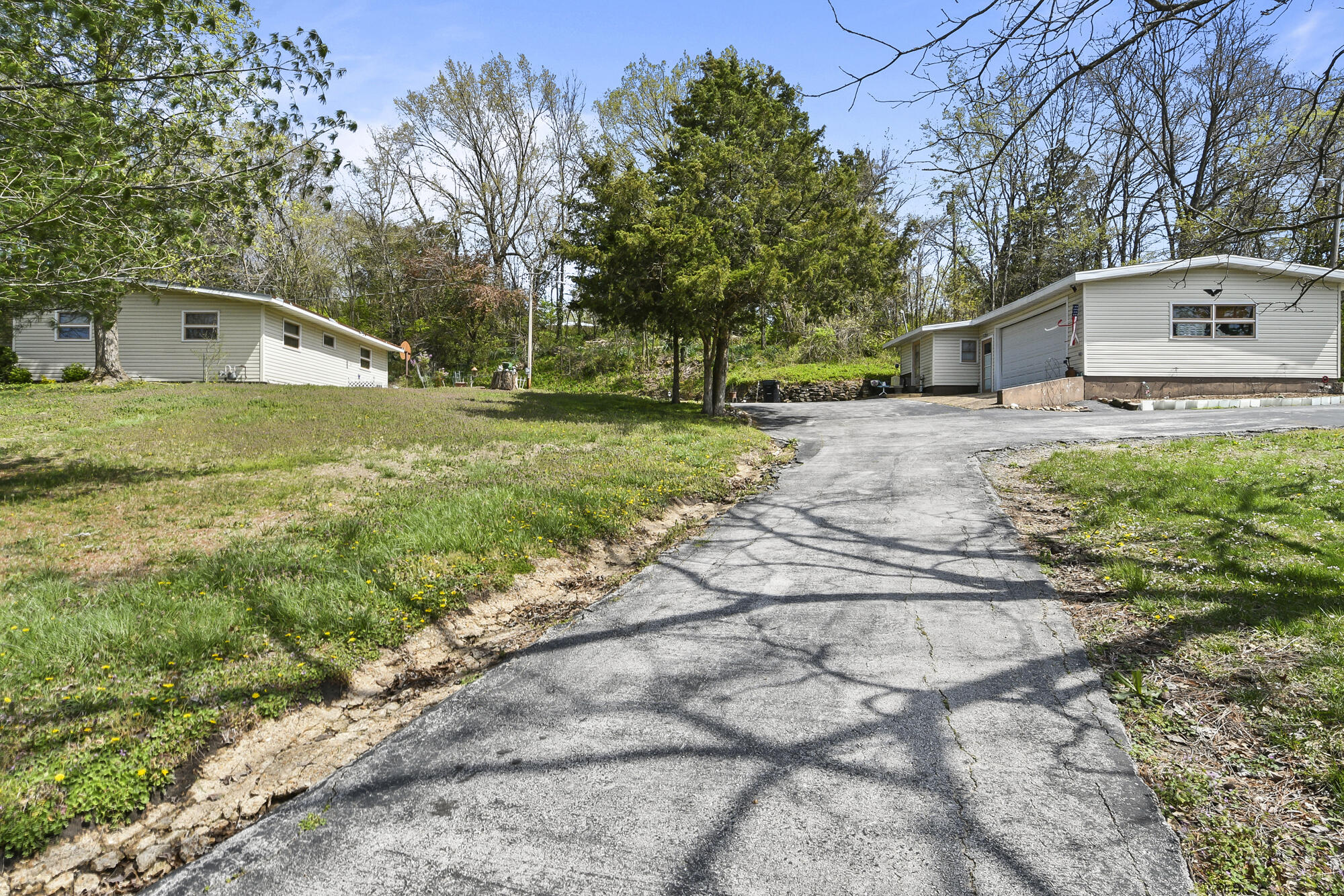 702 West Hubble Drive Property Photo 3