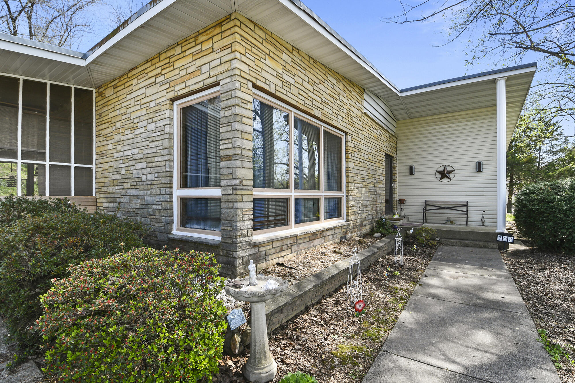 702 West Hubble Drive Property Photo 6